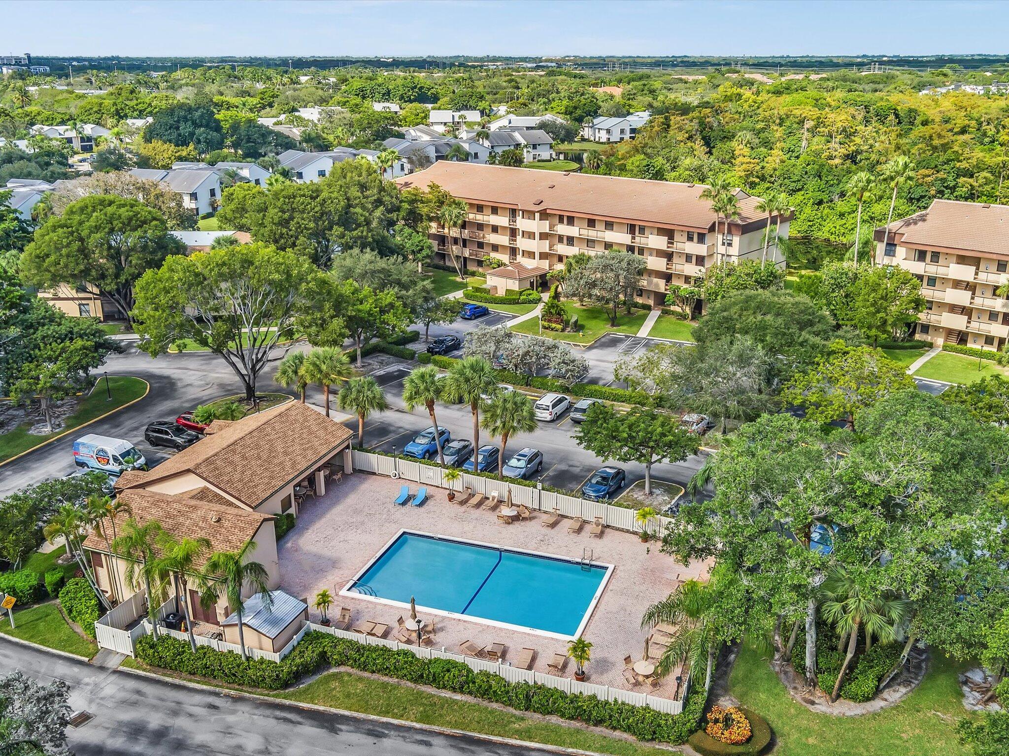 APPLEWOOD VILLAGE I-A CONDO - Residential