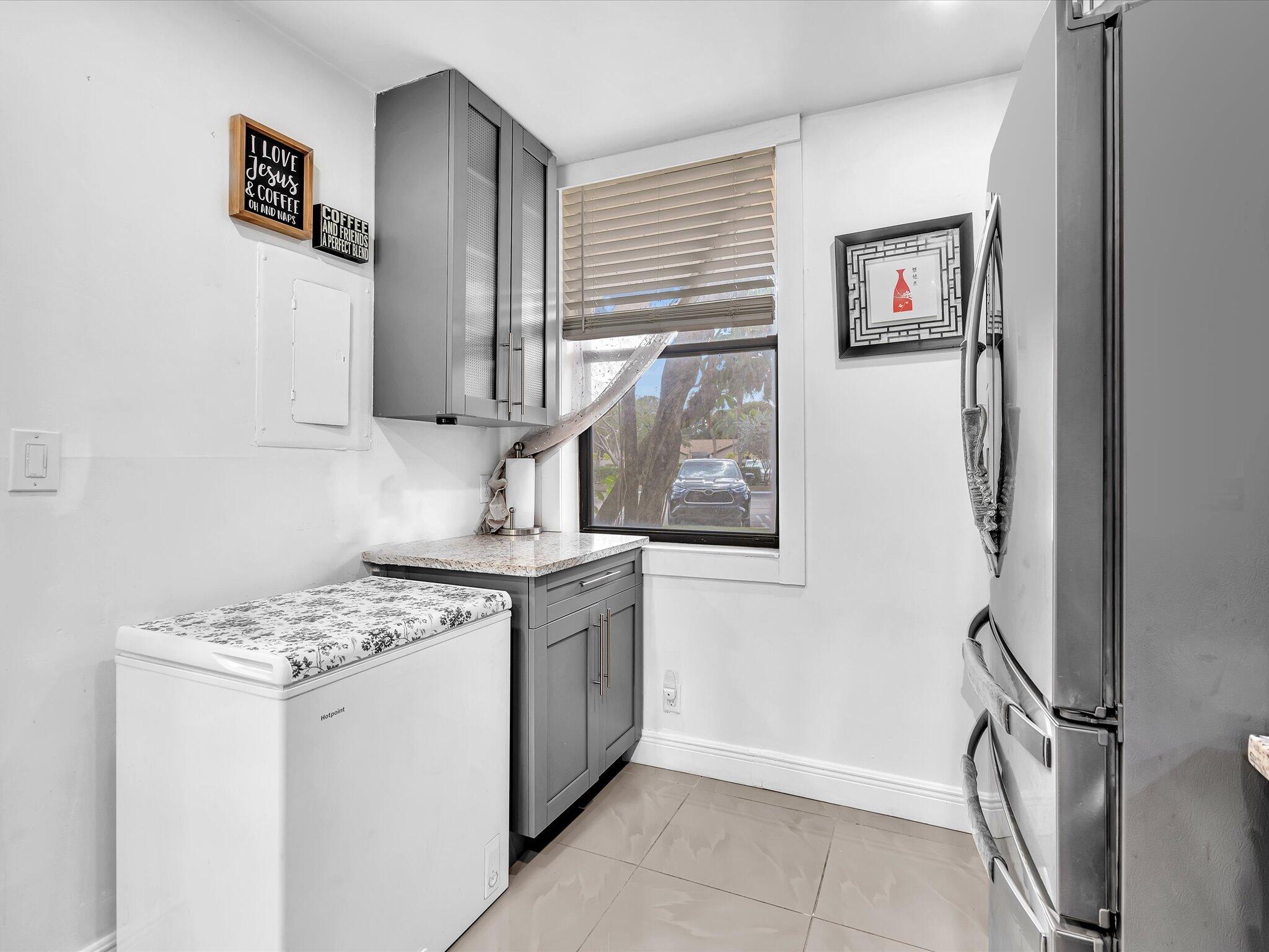 APPLEWOOD VILLAGE I-A CONDO - Residential