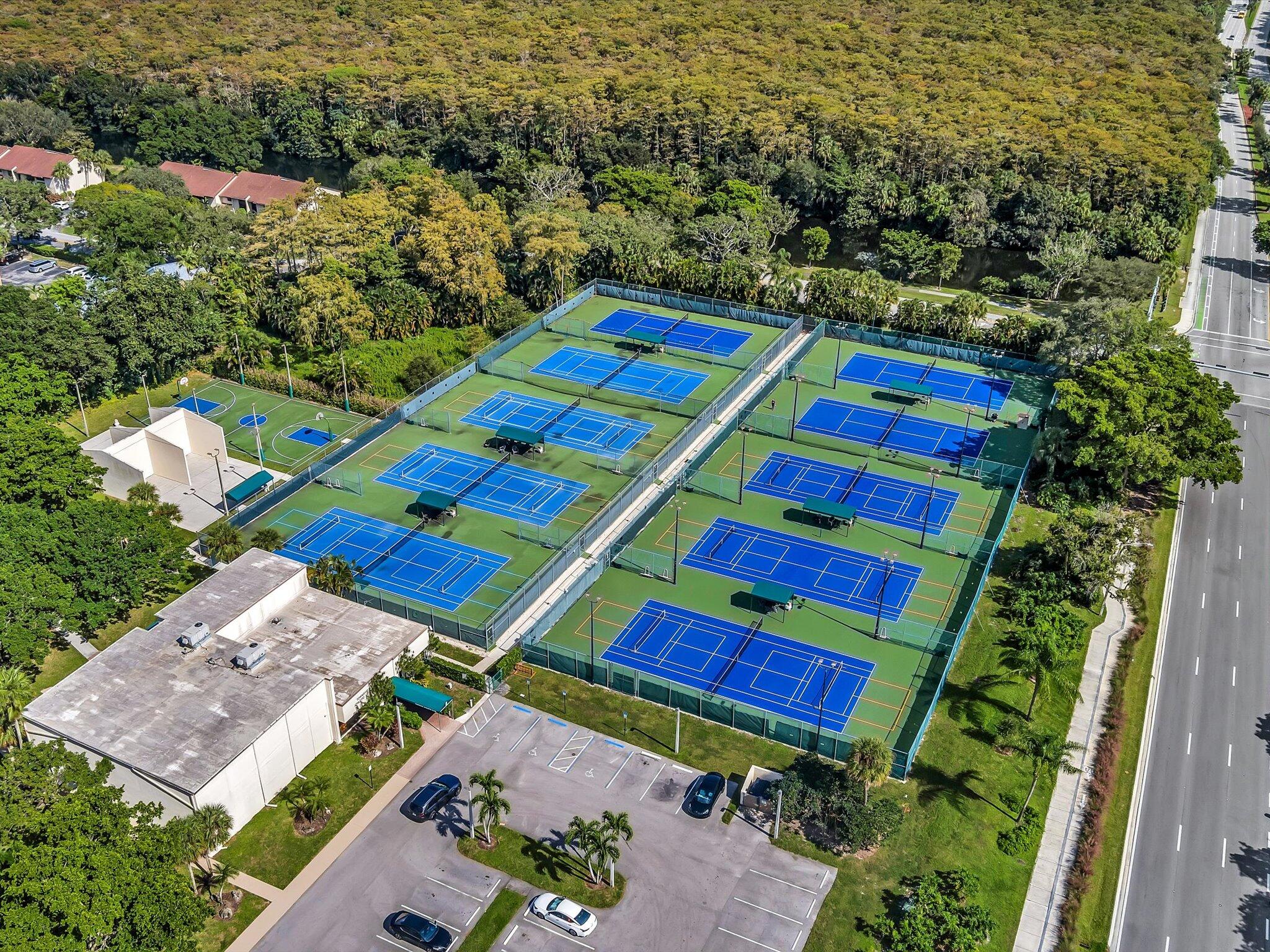 APPLEWOOD VILLAGE I-A CONDO - Residential