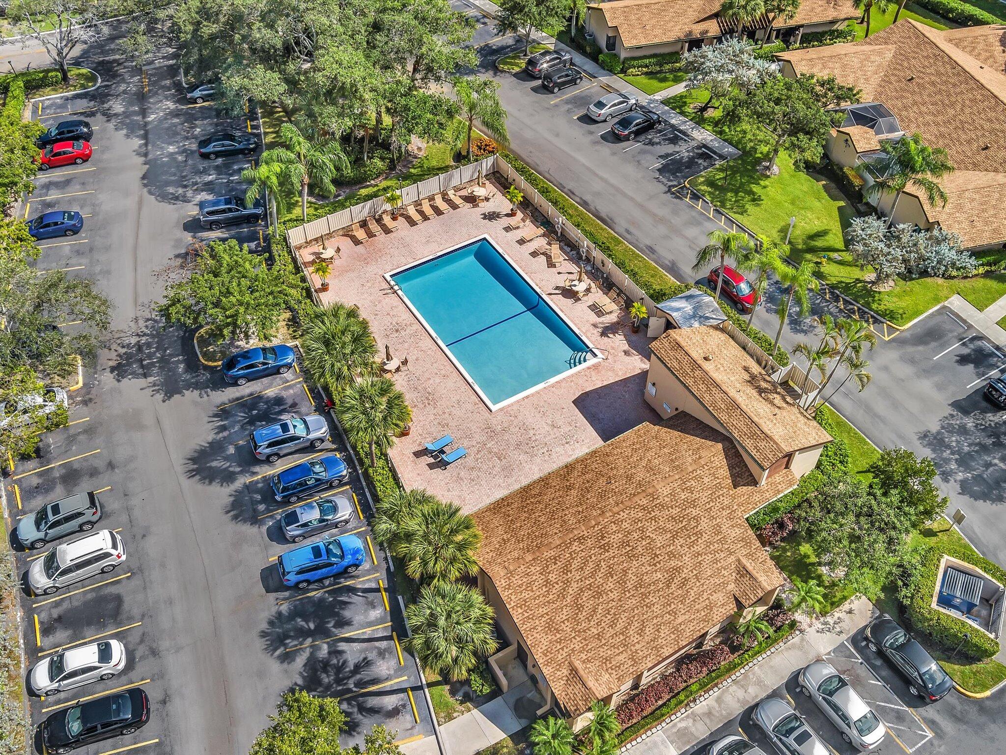 APPLEWOOD VILLAGE I-A CONDO - Residential