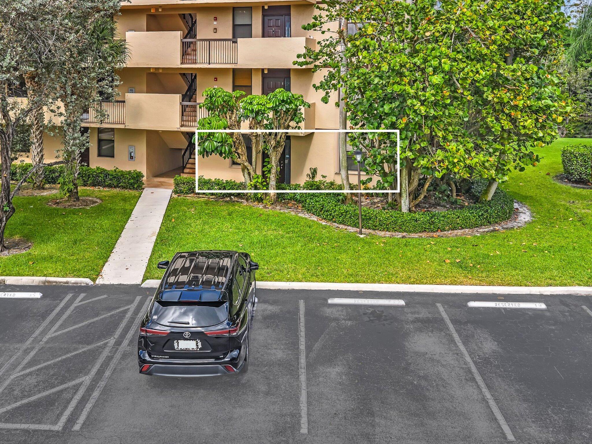 APPLEWOOD VILLAGE I-A CONDO - Residential