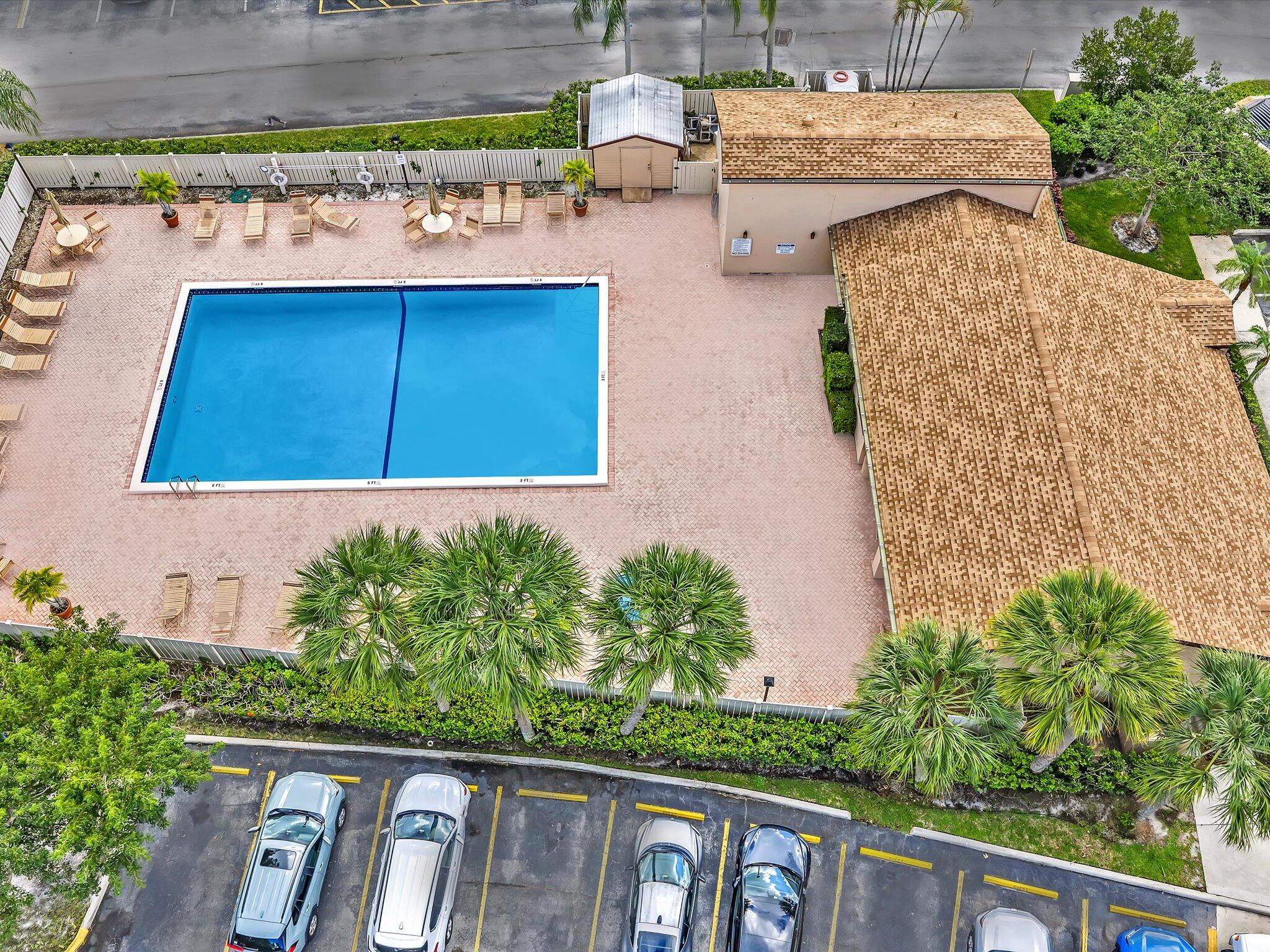 APPLEWOOD VILLAGE I-A CONDO - Residential