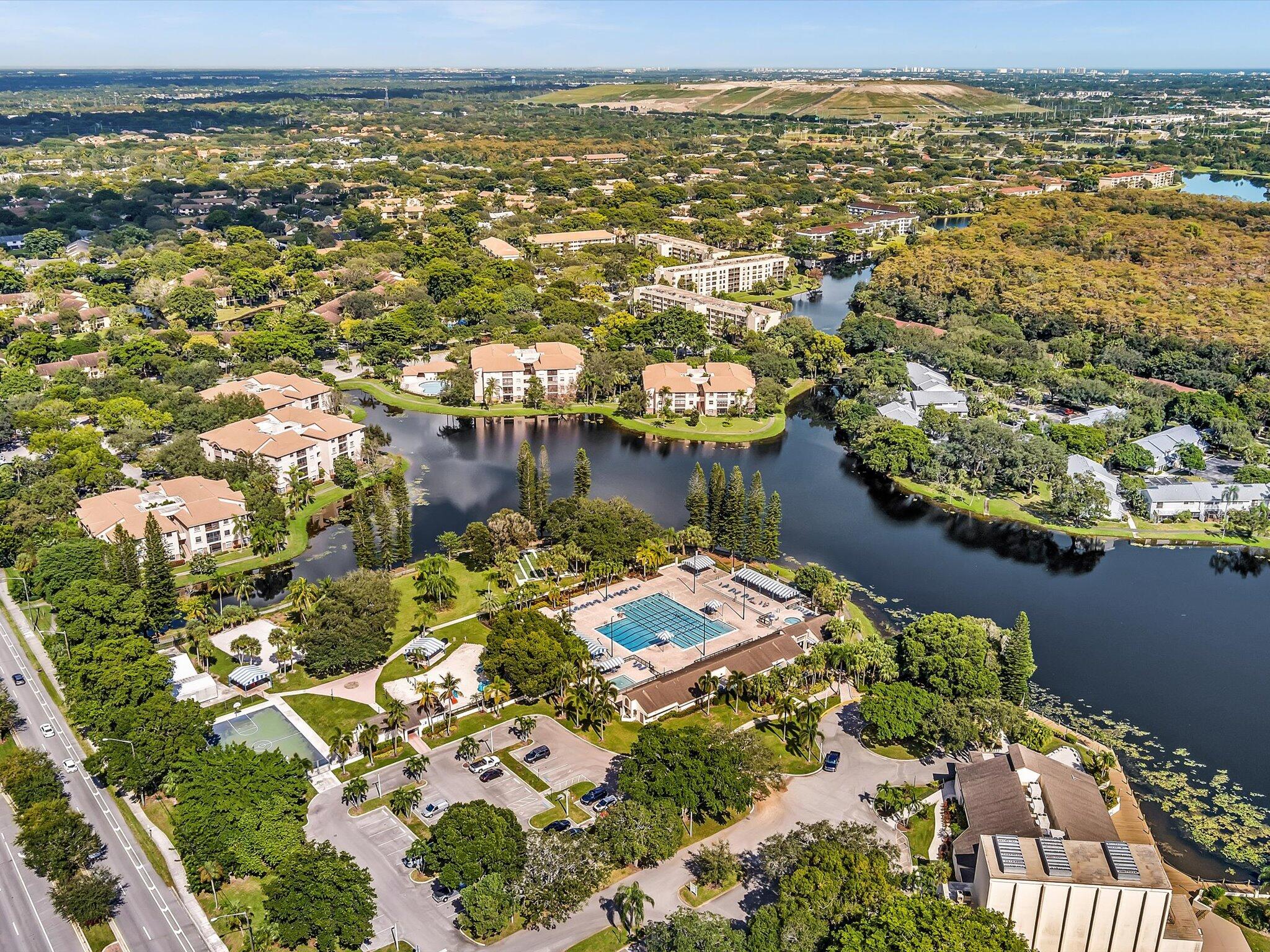 APPLEWOOD VILLAGE I-A CONDO - Residential