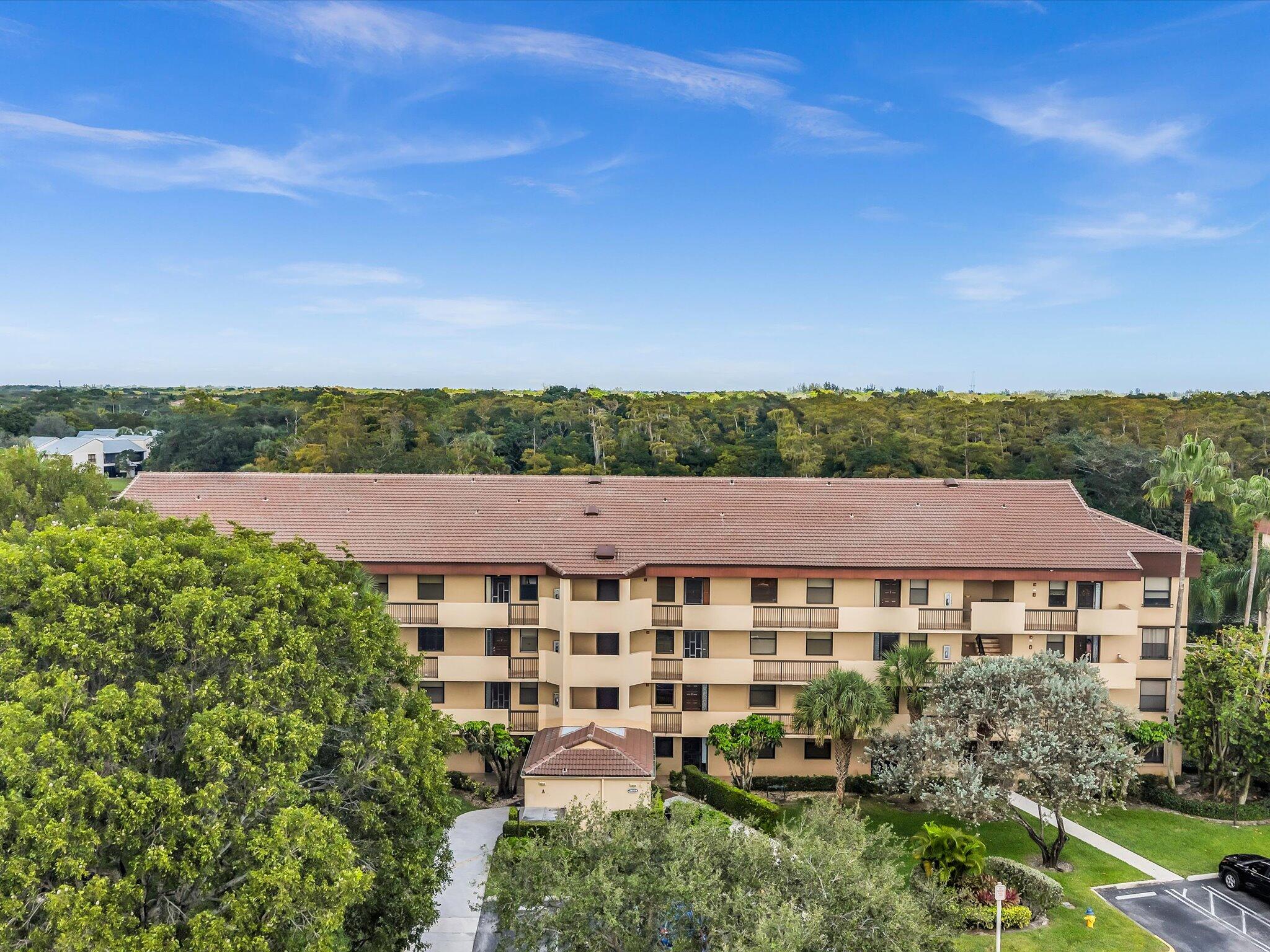 APPLEWOOD VILLAGE I-A CONDO - Residential