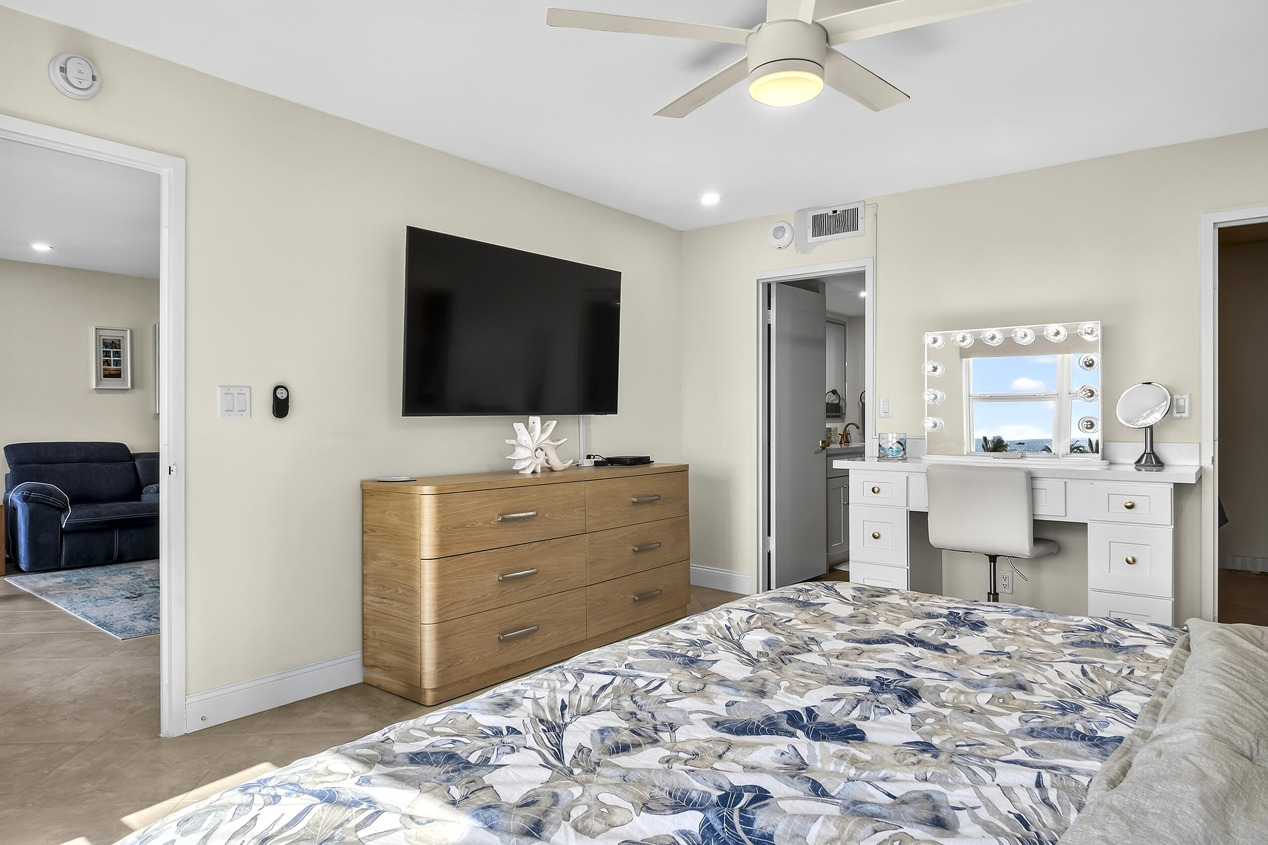 SEA MONARCH CONDO - Residential