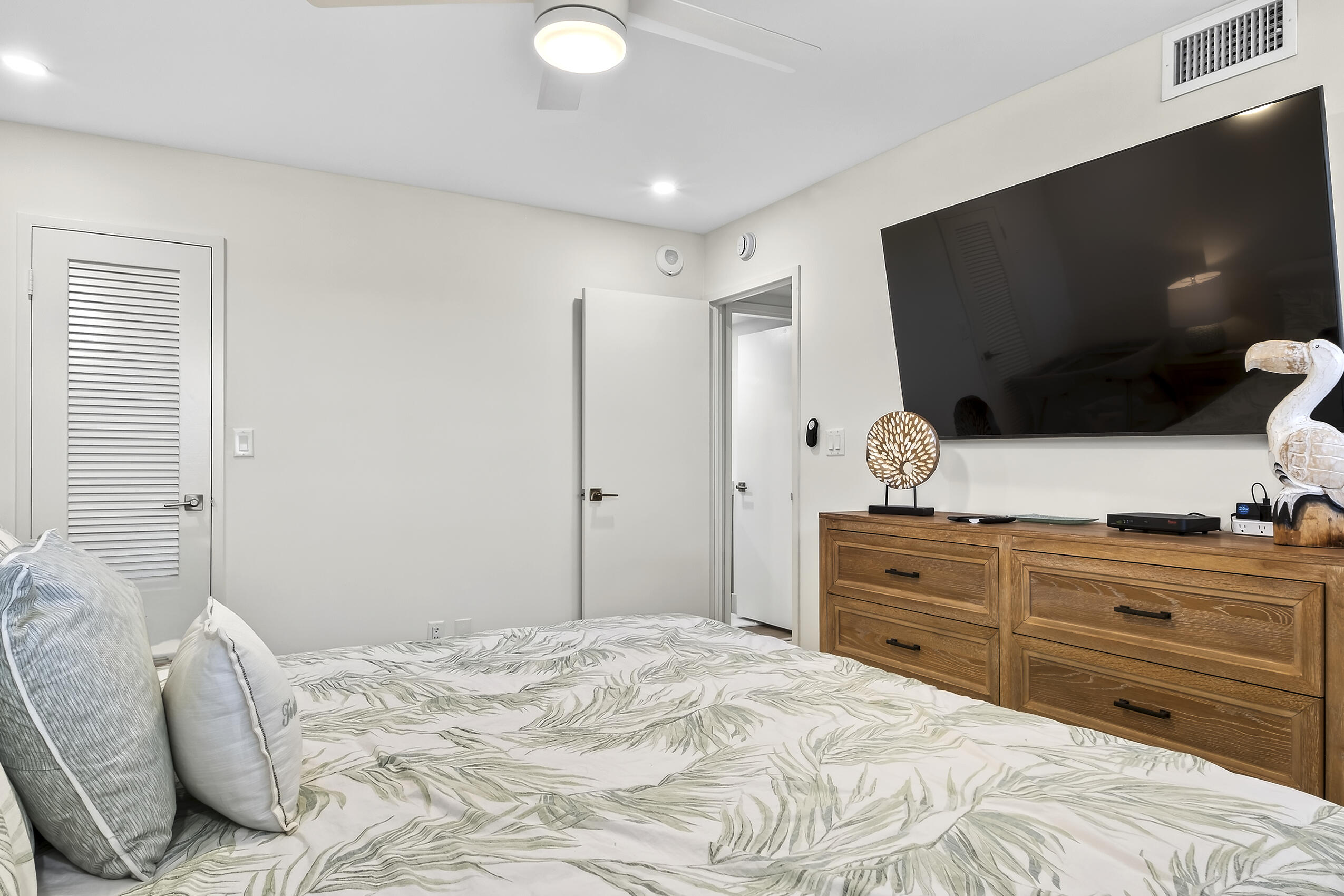 SEA MONARCH CONDO - Residential