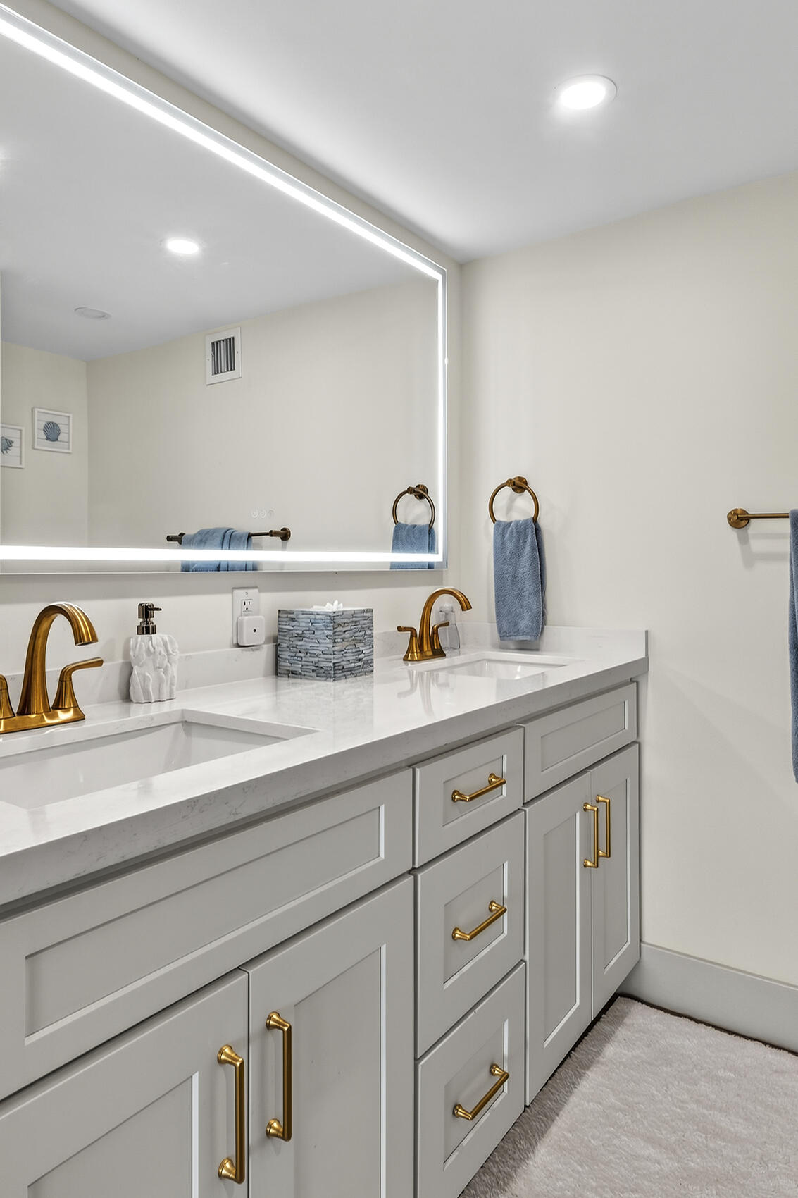 SEA MONARCH CONDO - Residential