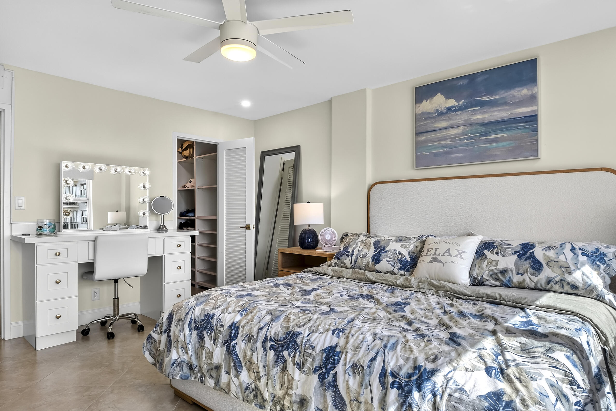 SEA MONARCH CONDO - Residential