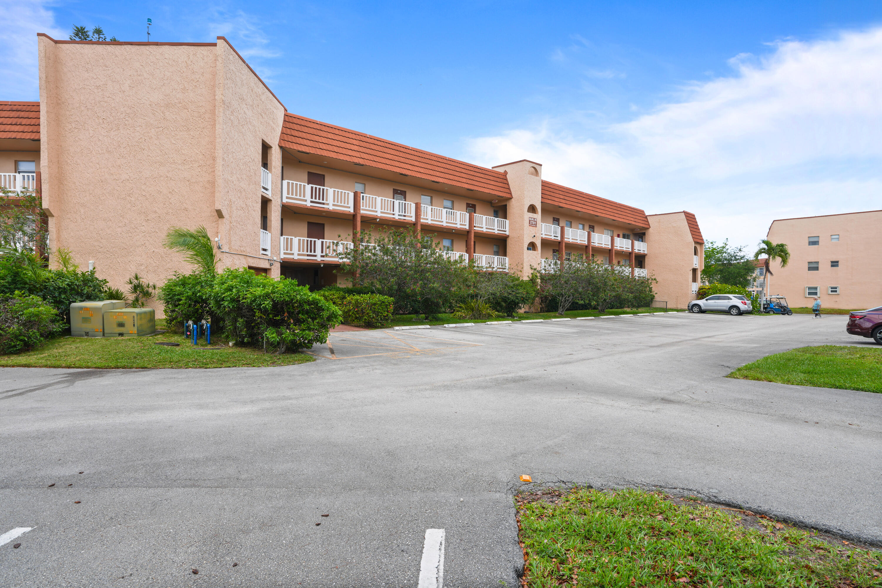 SUNRISE LAKES 85 CONDO - Residential