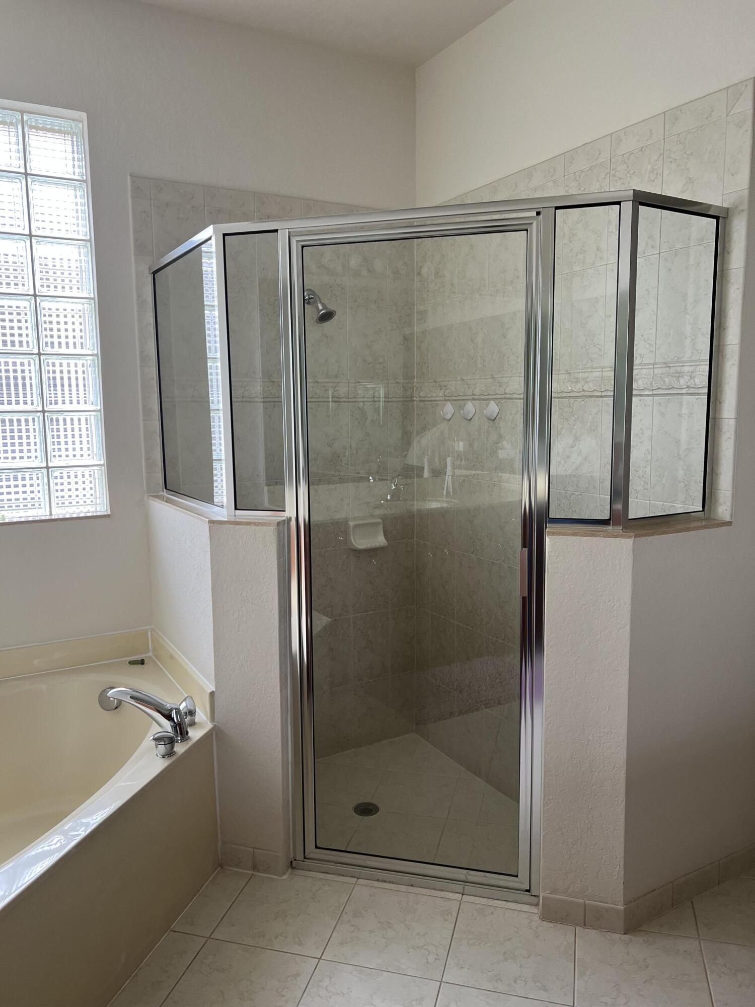 TIVOLI ISLES PUD - Residential Lease