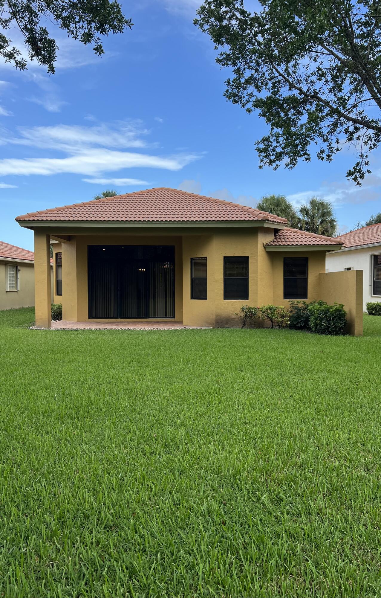 TIVOLI ISLES PUD - Residential Lease