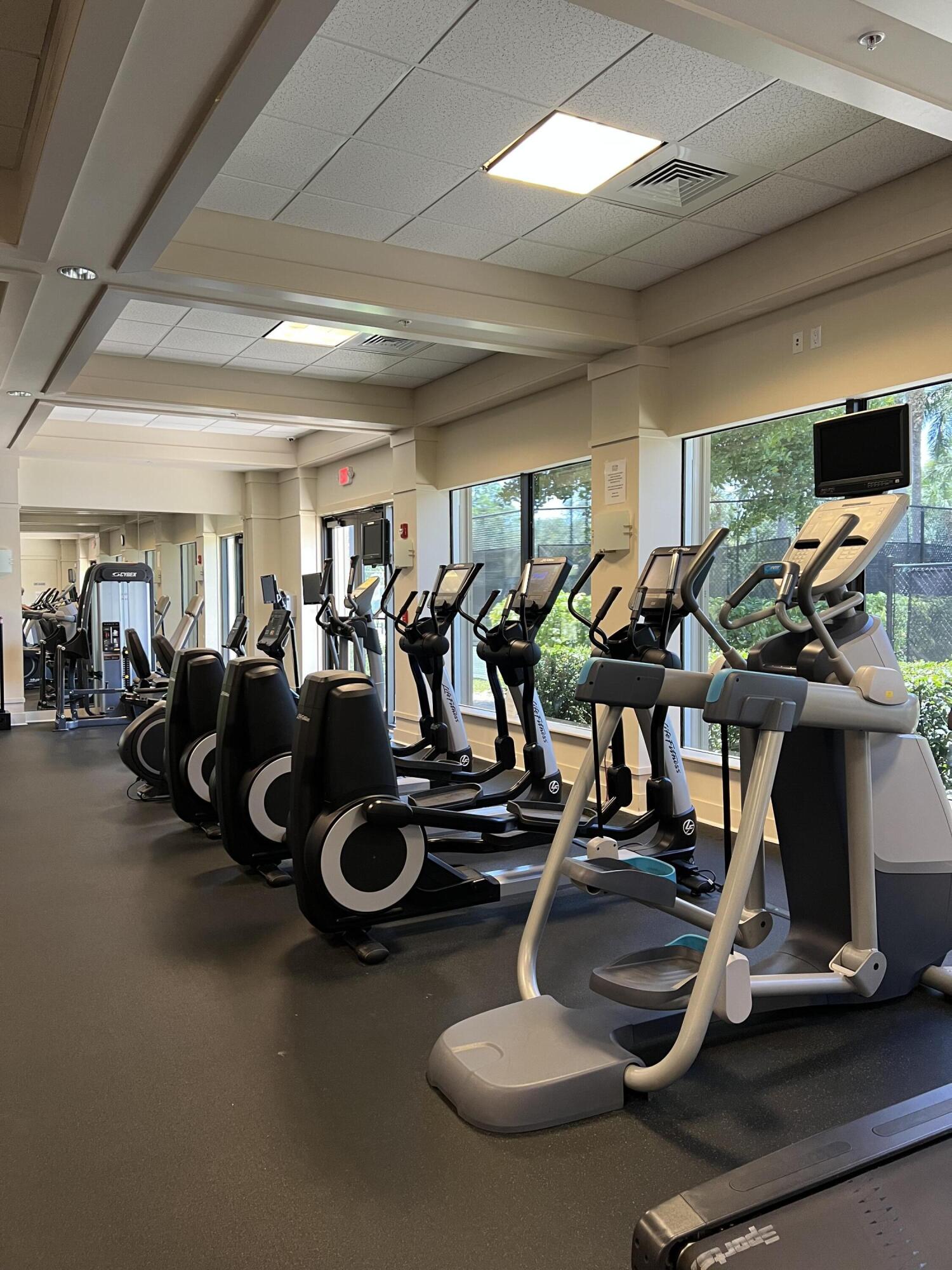 TIVOLI ISLES PUD - Residential Lease