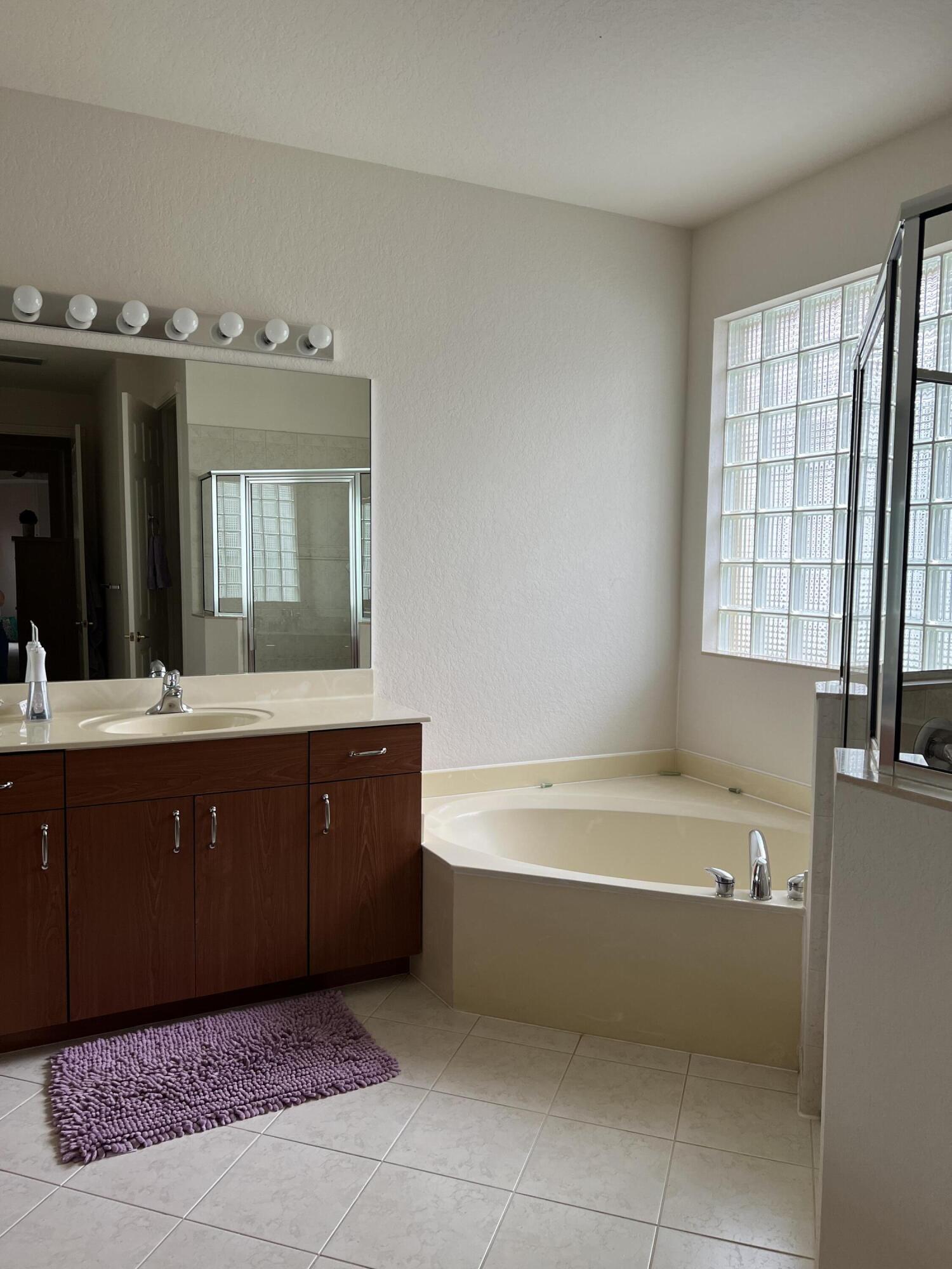 TIVOLI ISLES PUD - Residential Lease