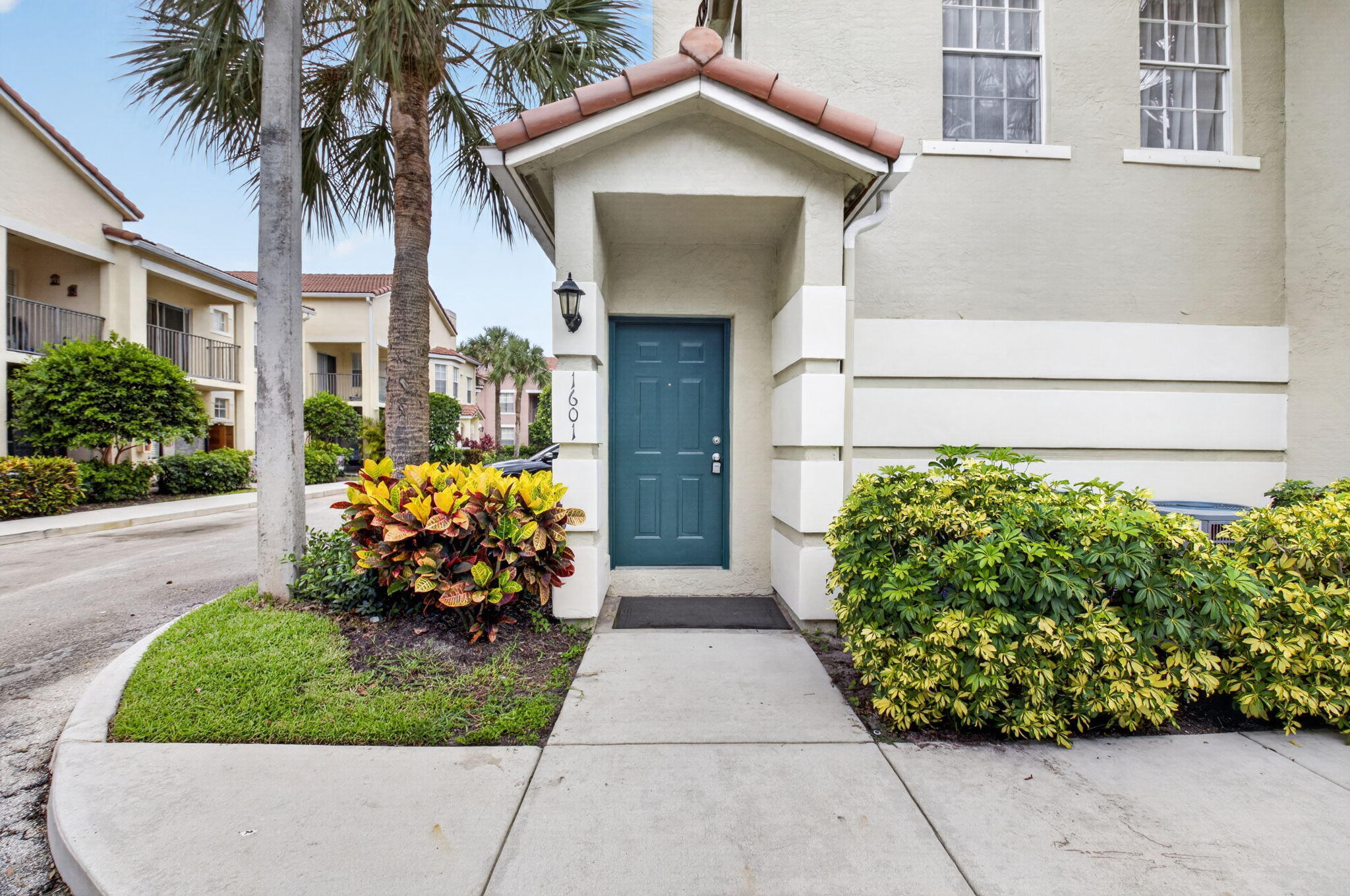 Enjoy serene living in this light, bright 2 bed/2 bath condo in the community of Belmont. Open concept UPDATED KITCHEN offers gorgeous GRANITE COUNTERS and warm tone cabinets with decorator touches, SPACIOUS living area with vaulted tray ceiling and large windows gives serene vibes from a rarely available CORNER UNIT. Master bedroom has his and hers closets and master bath with large separate soaking tub. Belmont community has completed NEW ROOF, community pool, clubhouse and fitness center. Perfectly located just west of Congress between Boynton Beach Blvd. and Woolbright Rd. with only minutes to BEACHES, restaurants, shopping, nightlife and airports. *INVESTORS WELCOME! No waiting period to rent. FURNITURE NEGOTIABLE*