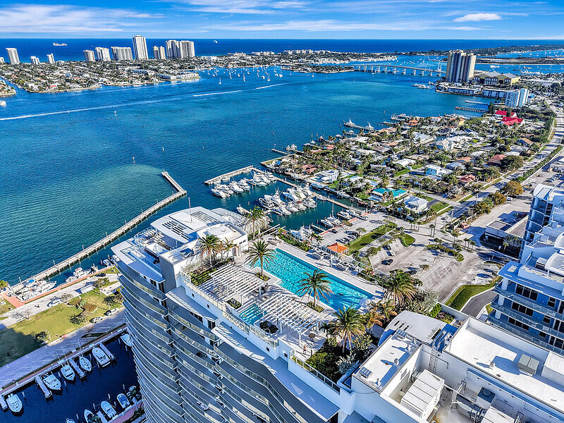 NAUTILUS 220 CONDO - Residential