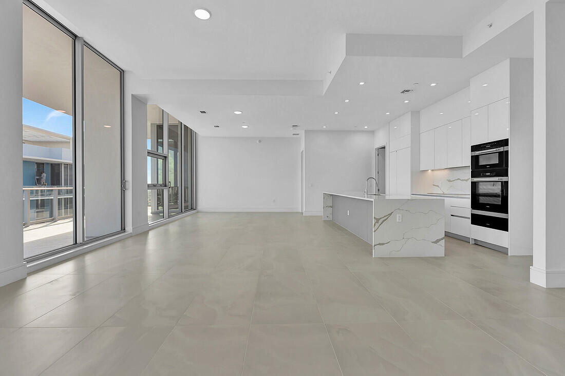NAUTILUS 220 CONDO - Residential