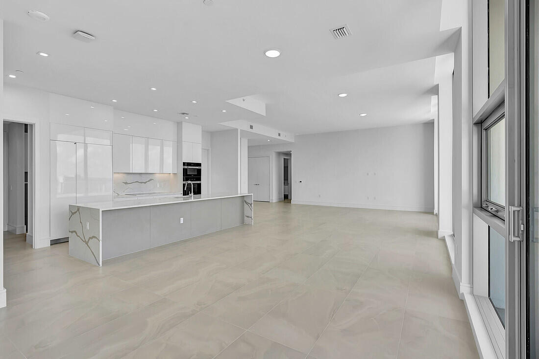 NAUTILUS 220 CONDO - Residential