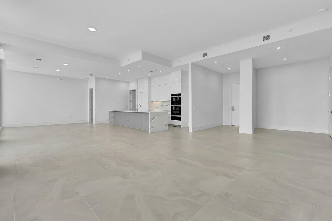 NAUTILUS 220 CONDO - Residential