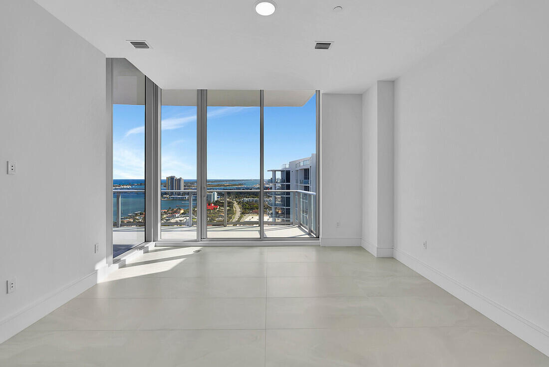 NAUTILUS 220 CONDO - Residential