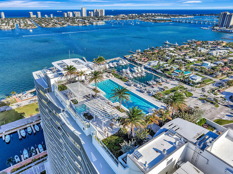 NAUTILUS 220 CONDO - Residential