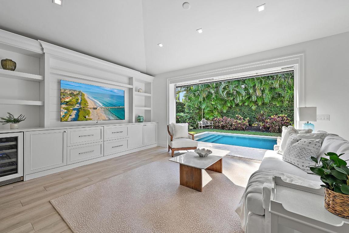 JUPITER INLET BEACH COLONY - Residential