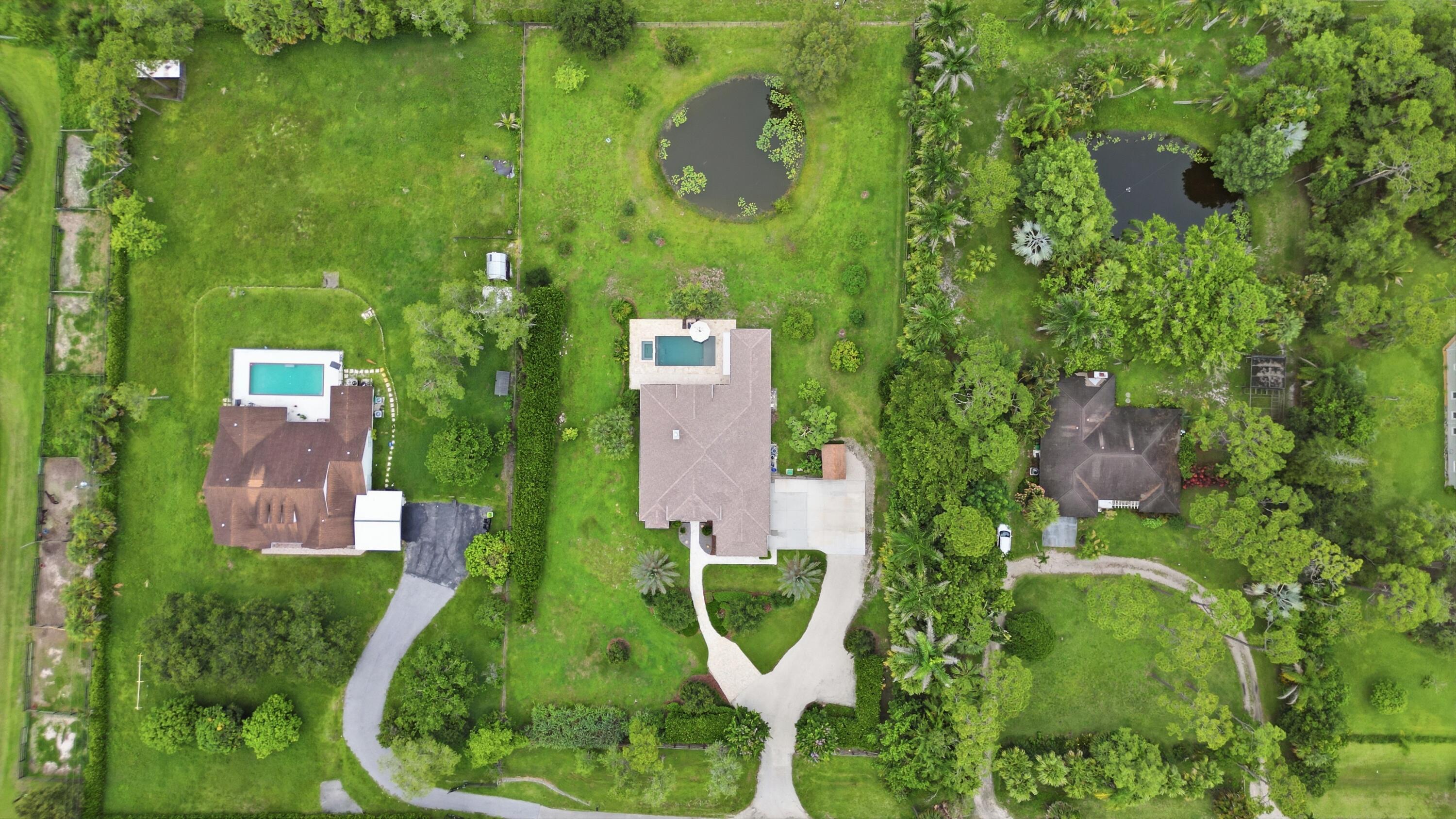 LOXAHATCHEE GROVES - Residential