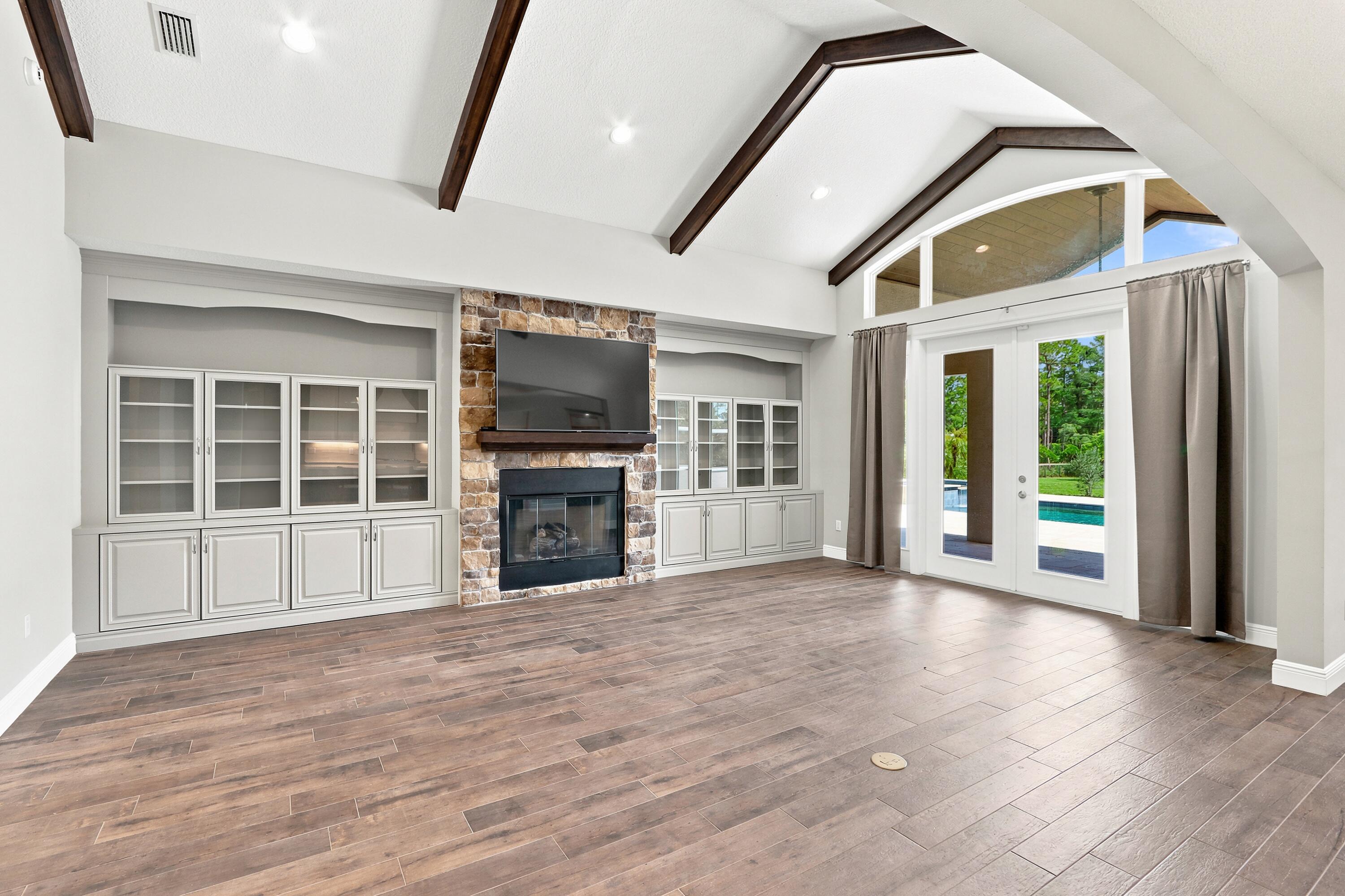 LOXAHATCHEE GROVES - Residential