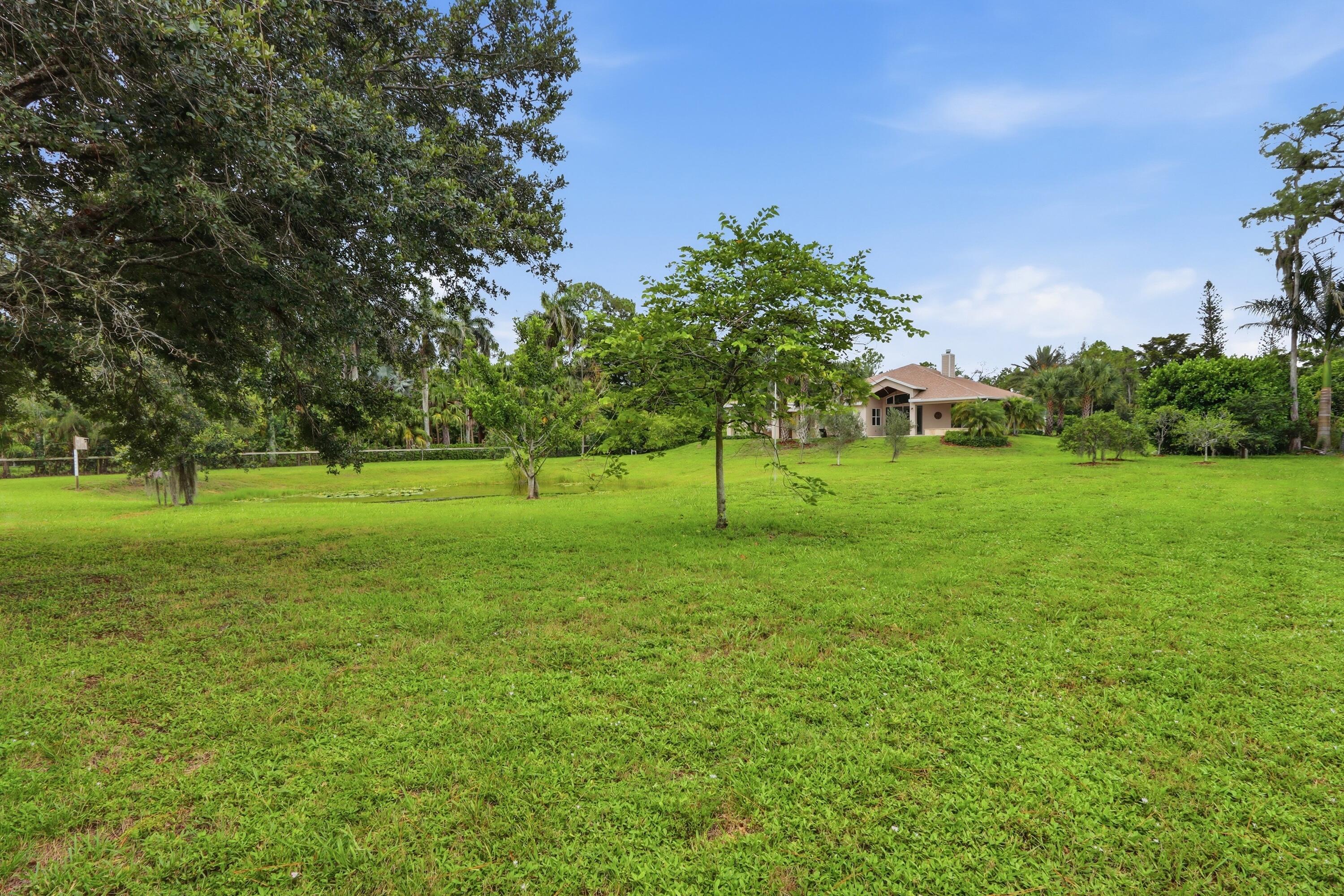LOXAHATCHEE GROVES - Residential