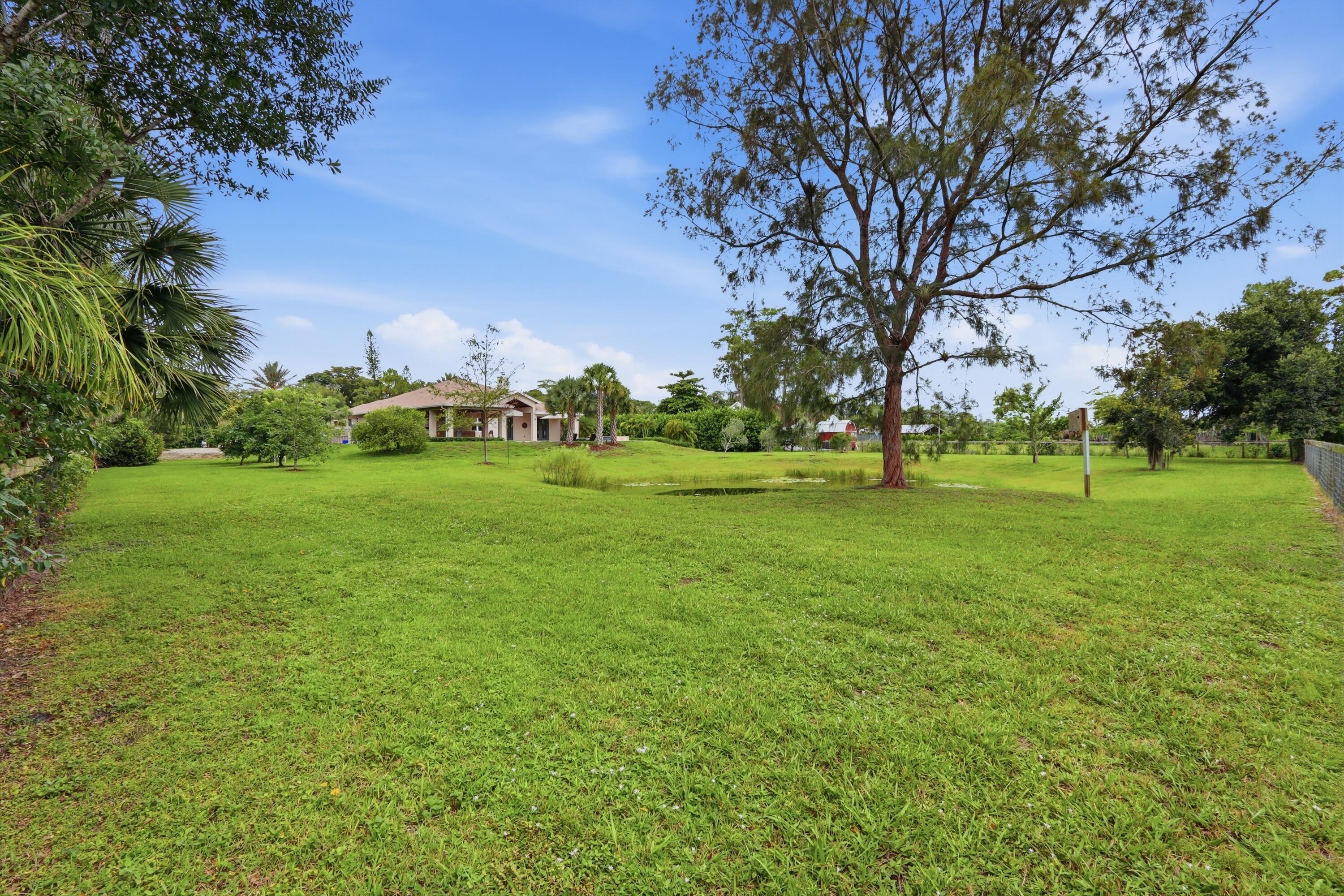 LOXAHATCHEE GROVES - Residential