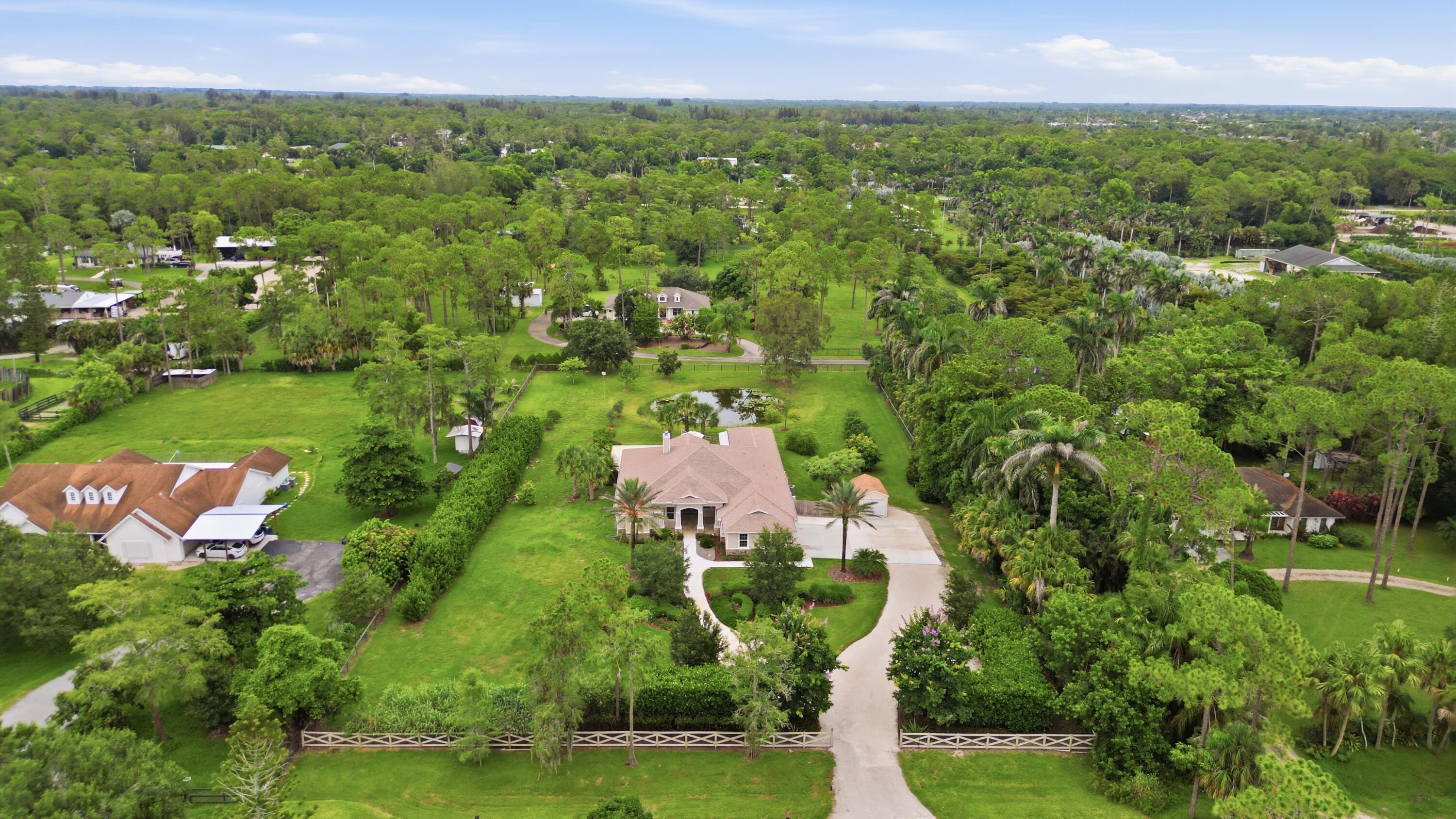 LOXAHATCHEE GROVES - Residential