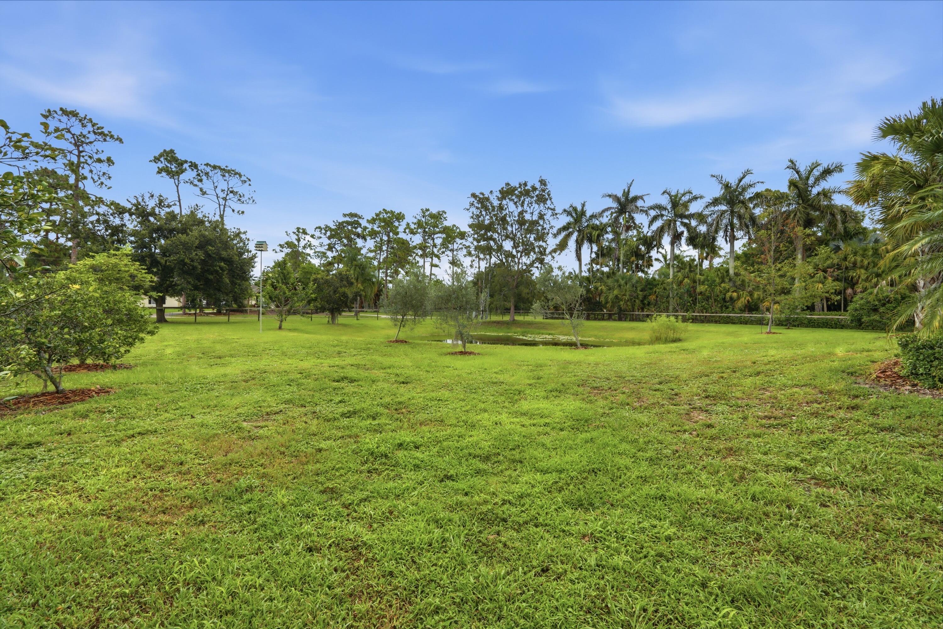 LOXAHATCHEE GROVES - Residential