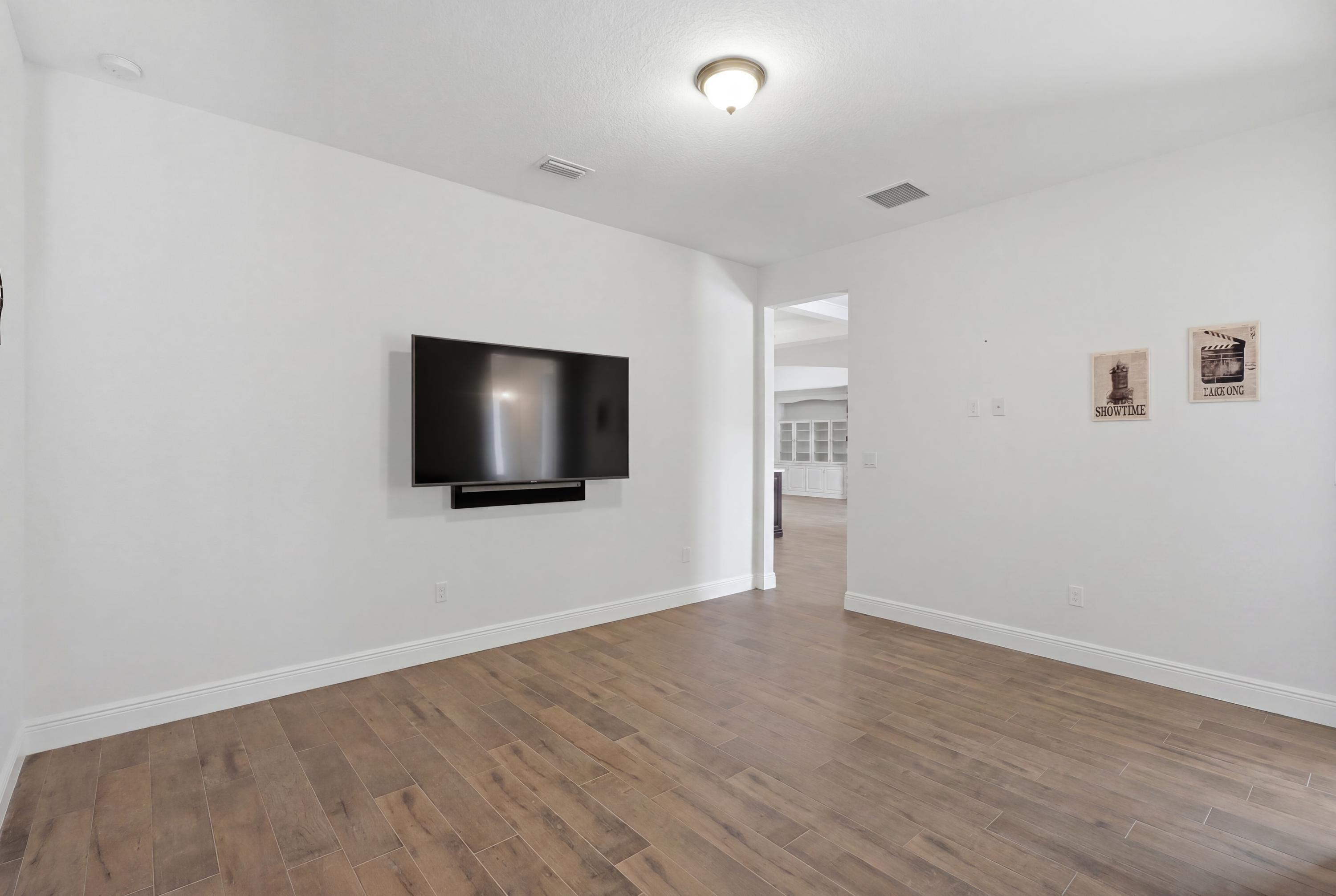 LOXAHATCHEE GROVES - Residential