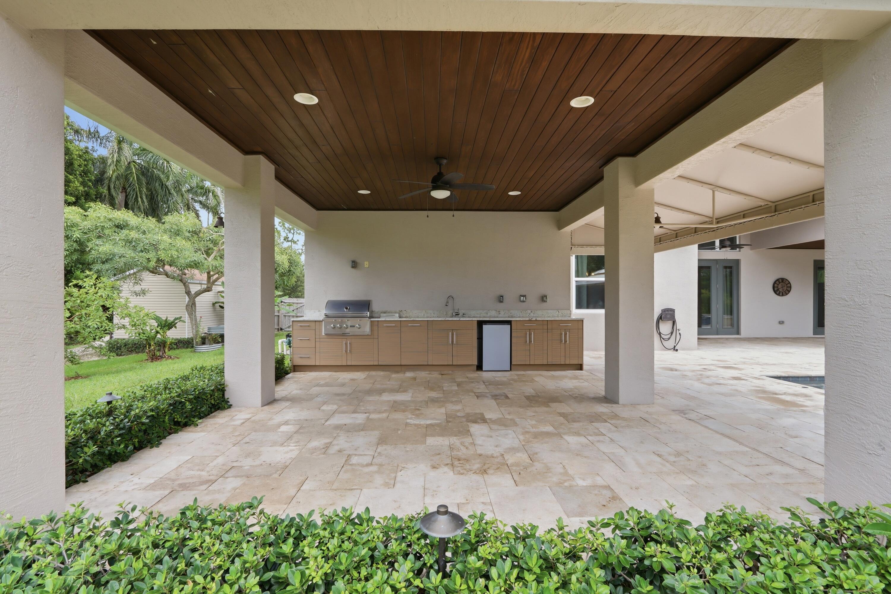 LOXAHATCHEE GROVES - Residential