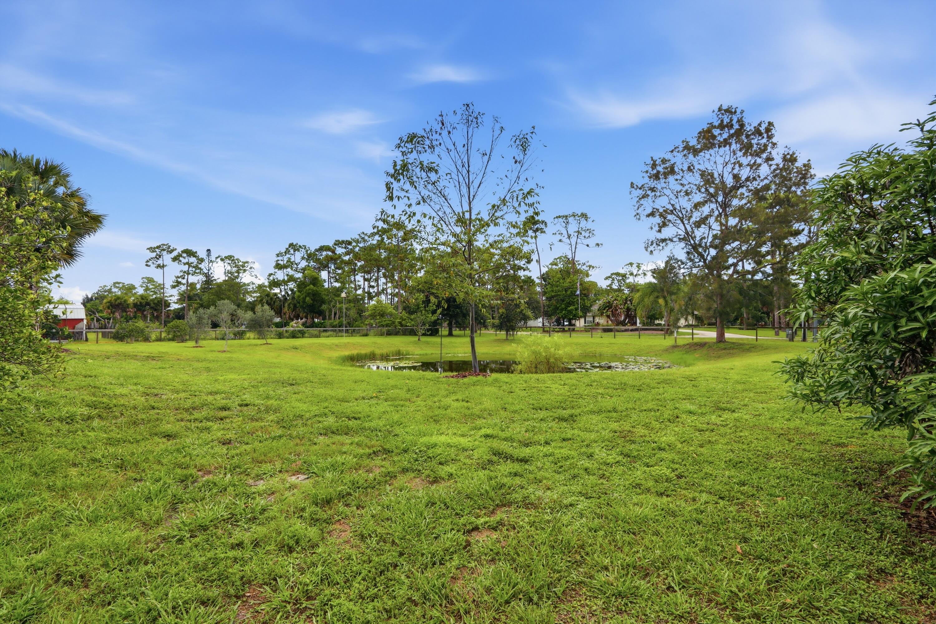 LOXAHATCHEE GROVES - Residential
