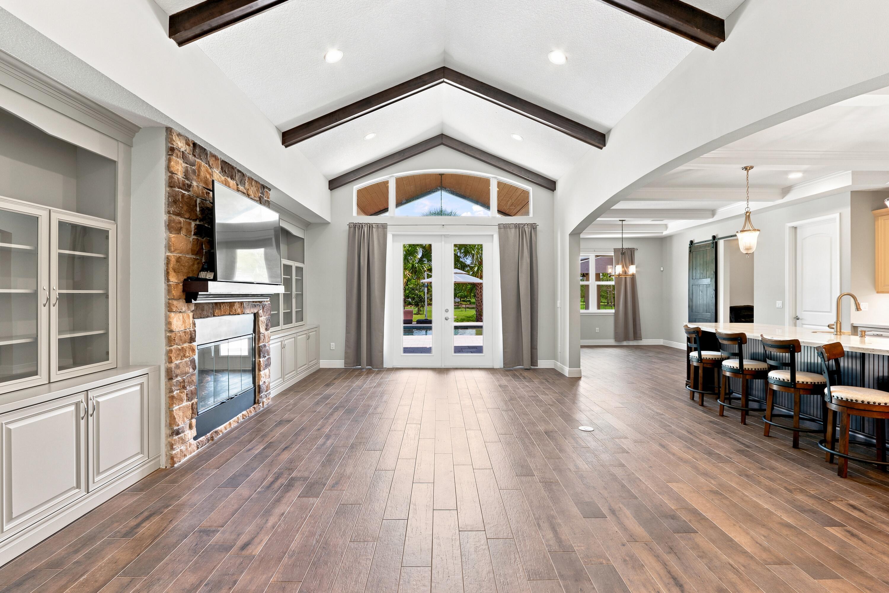LOXAHATCHEE GROVES - Residential