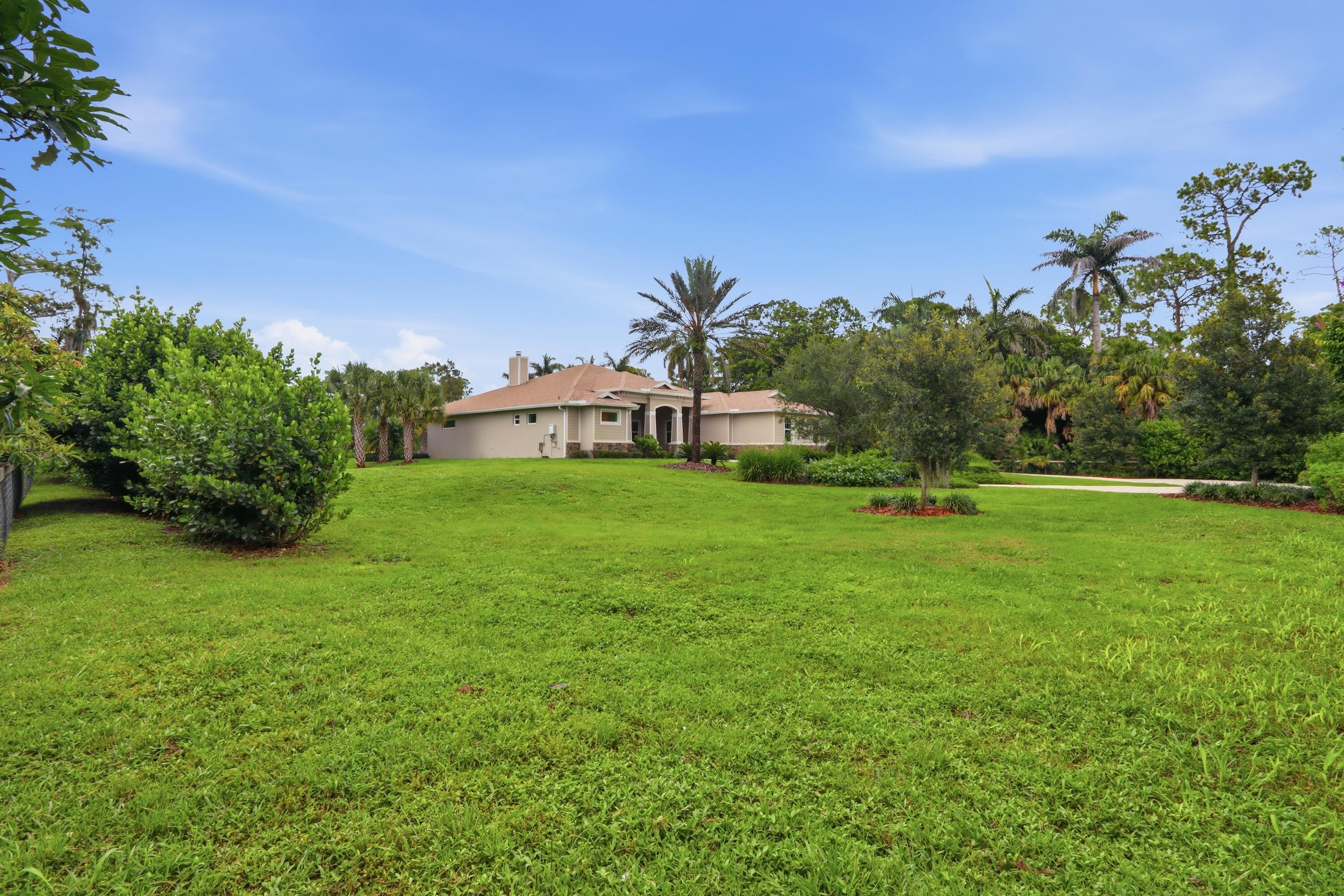 LOXAHATCHEE GROVES - Residential