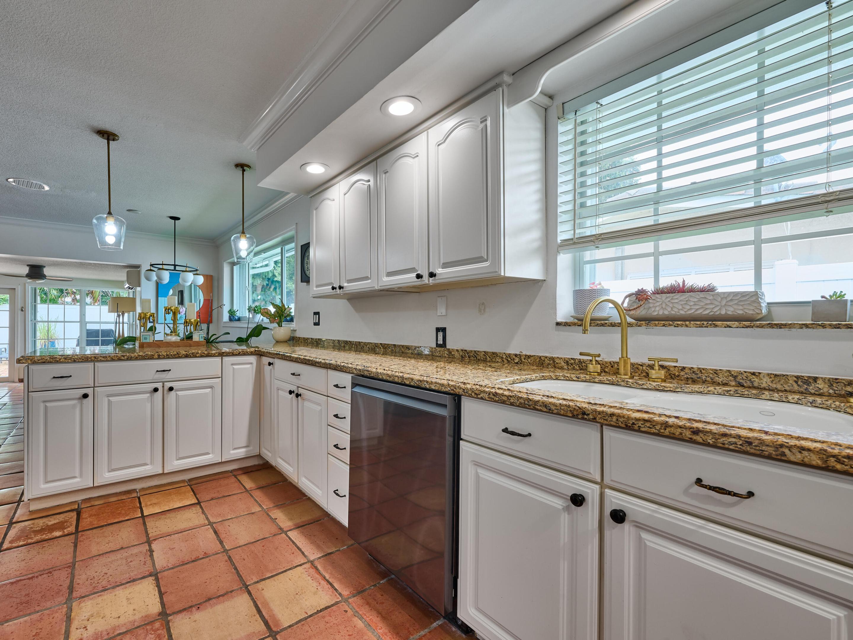 ROYAL OAK HILLS 1ST SEC - Residential
