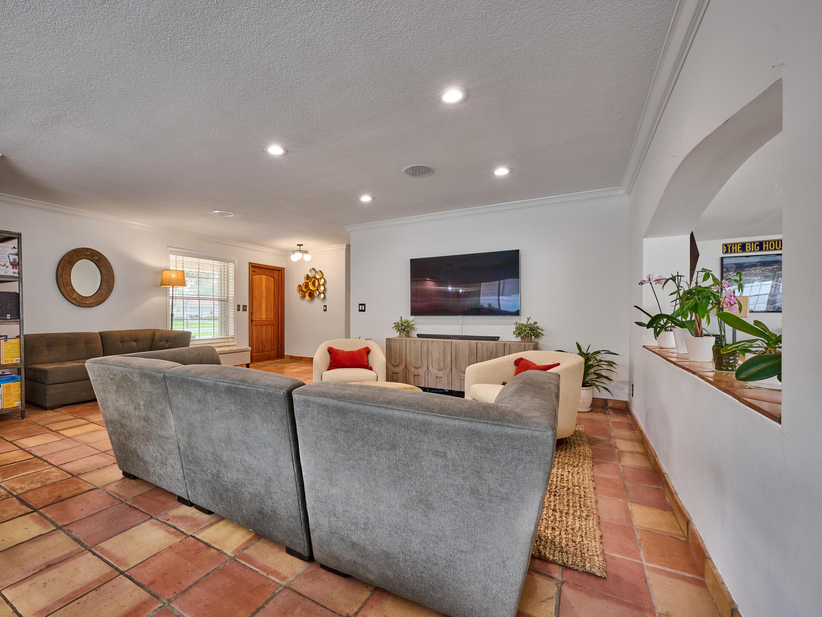 ROYAL OAK HILLS 1ST SEC - Residential