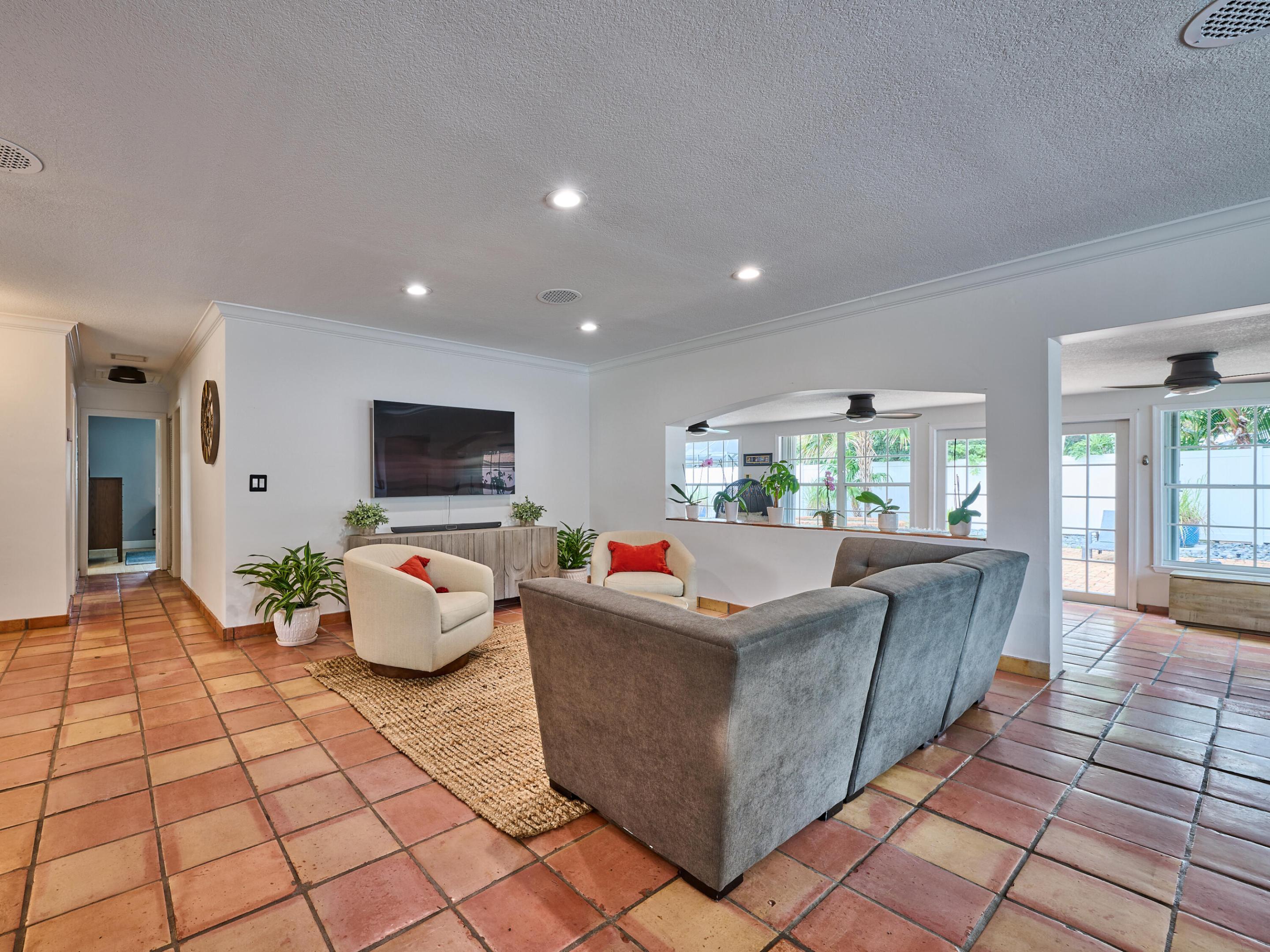 ROYAL OAK HILLS 1ST SEC - Residential