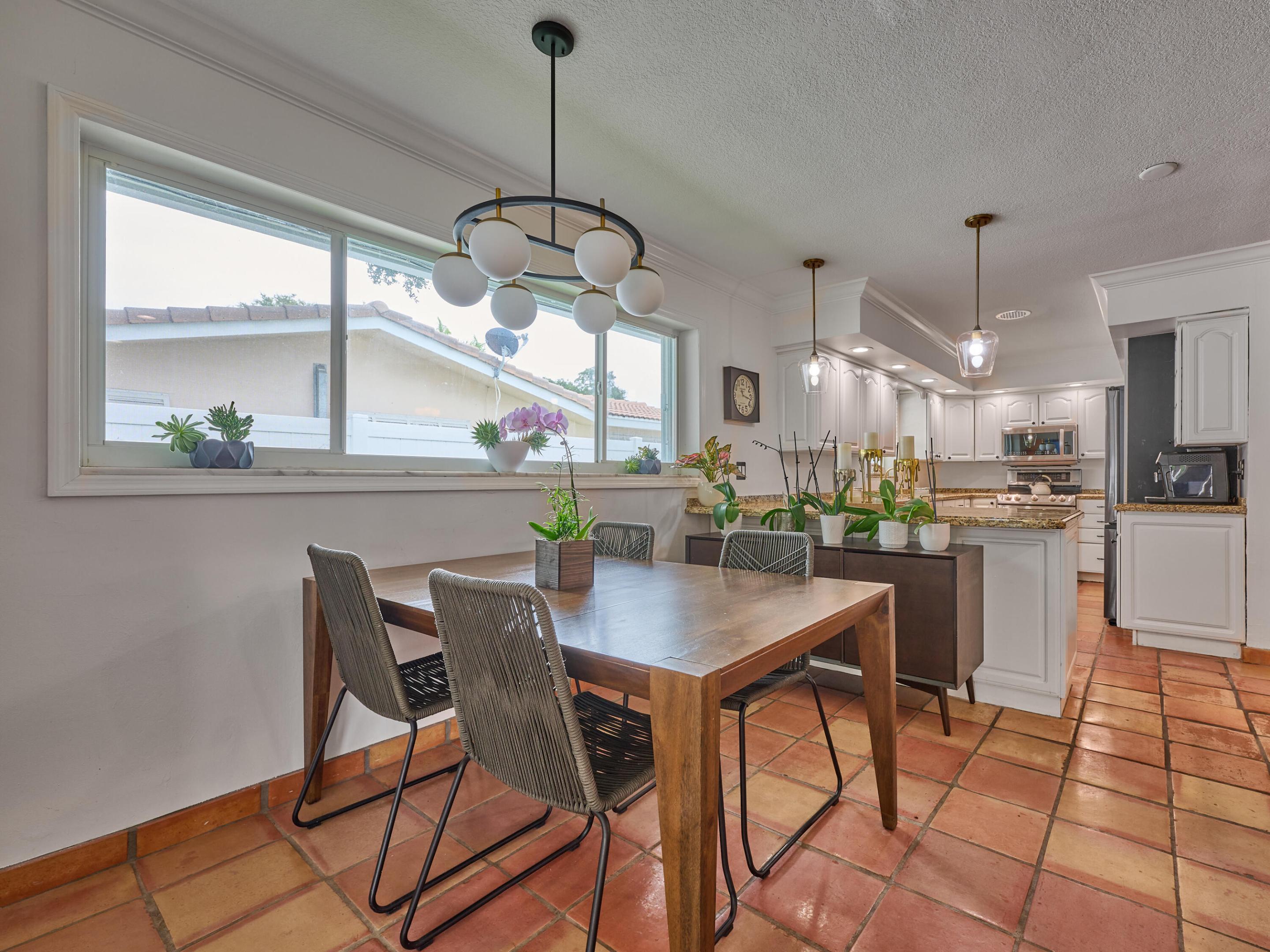 ROYAL OAK HILLS 1ST SEC - Residential