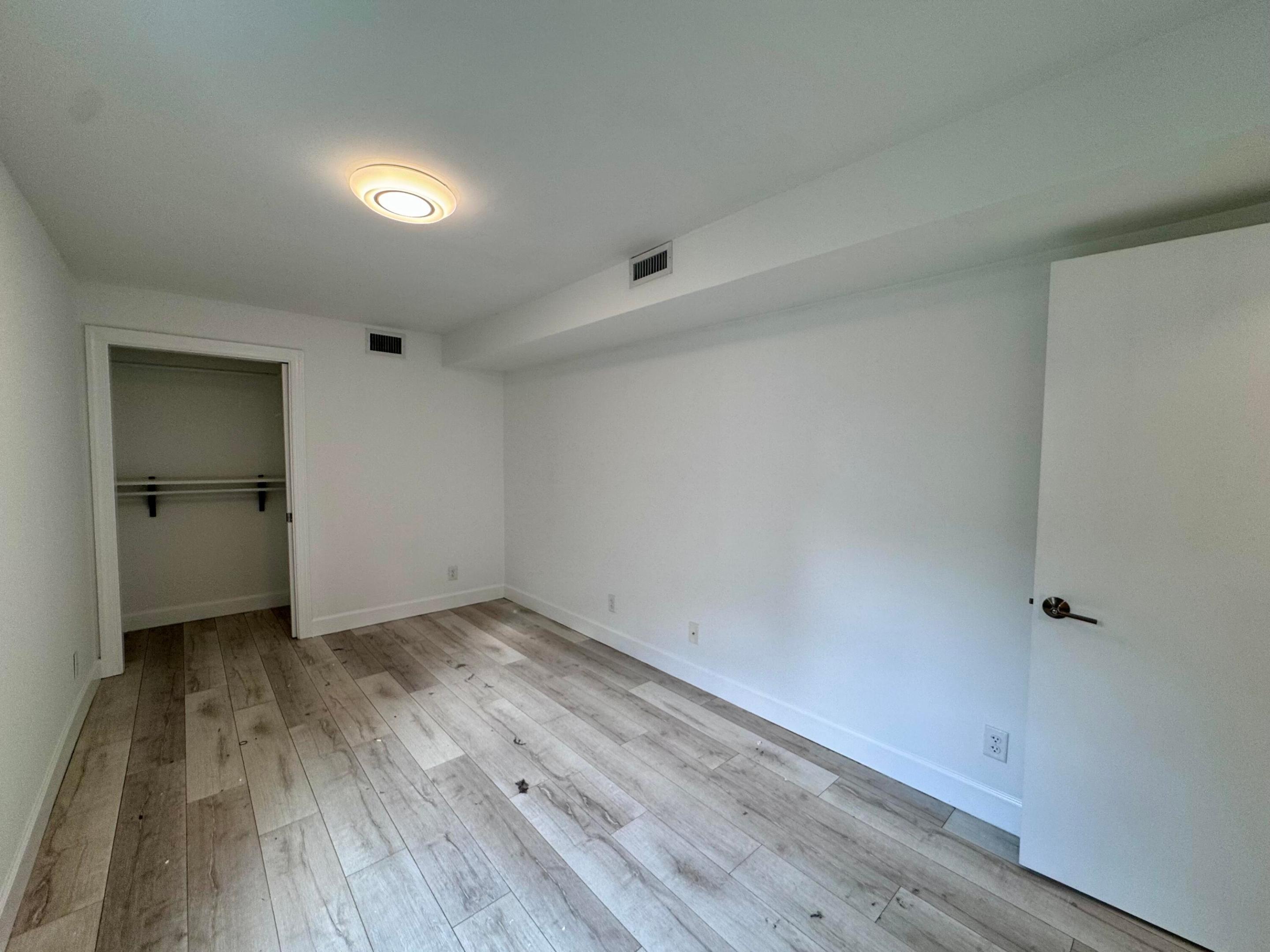 LAKE WORTH TOWN OF - Residential Lease