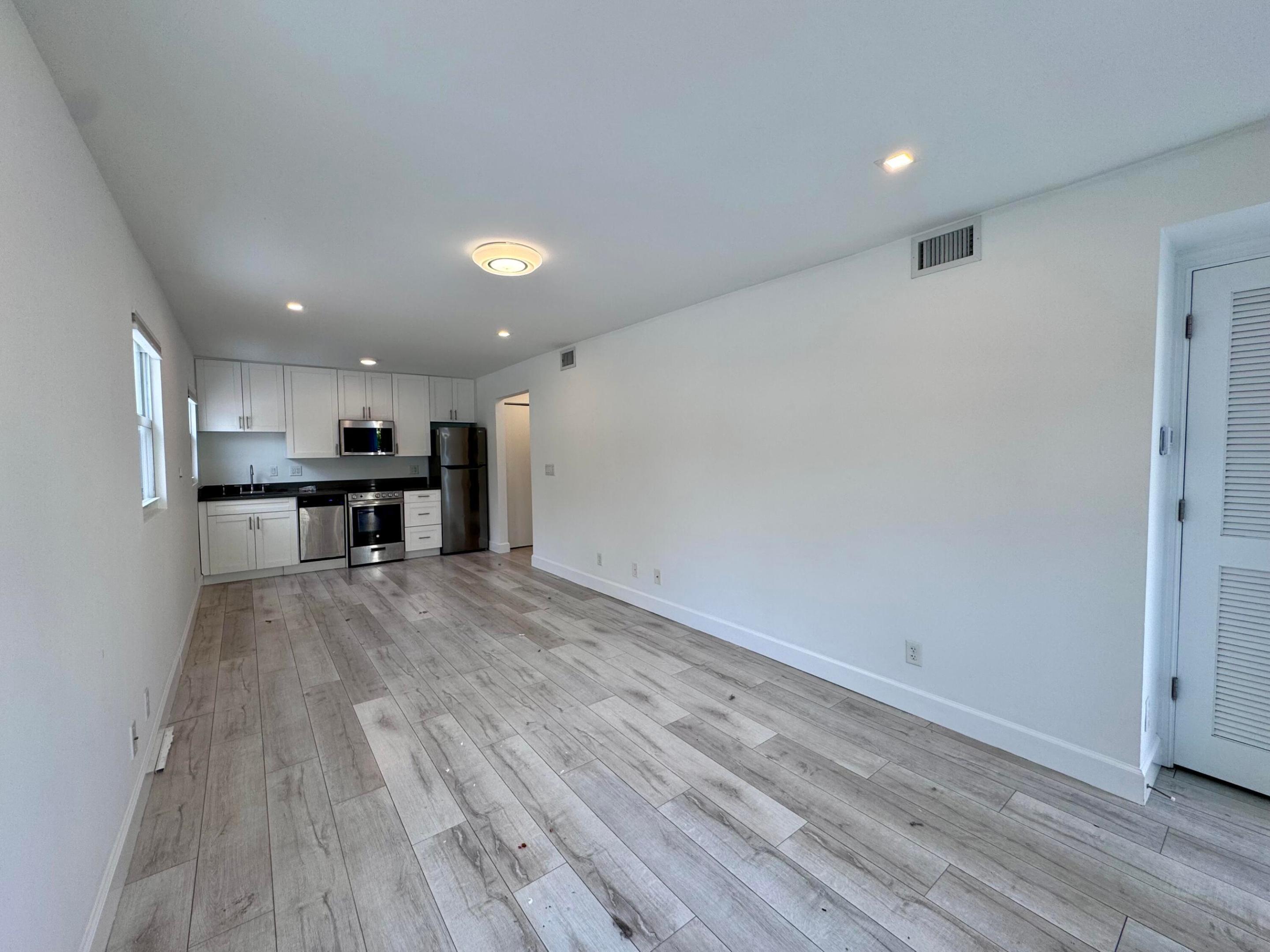 LAKE WORTH TOWN OF - Residential Lease