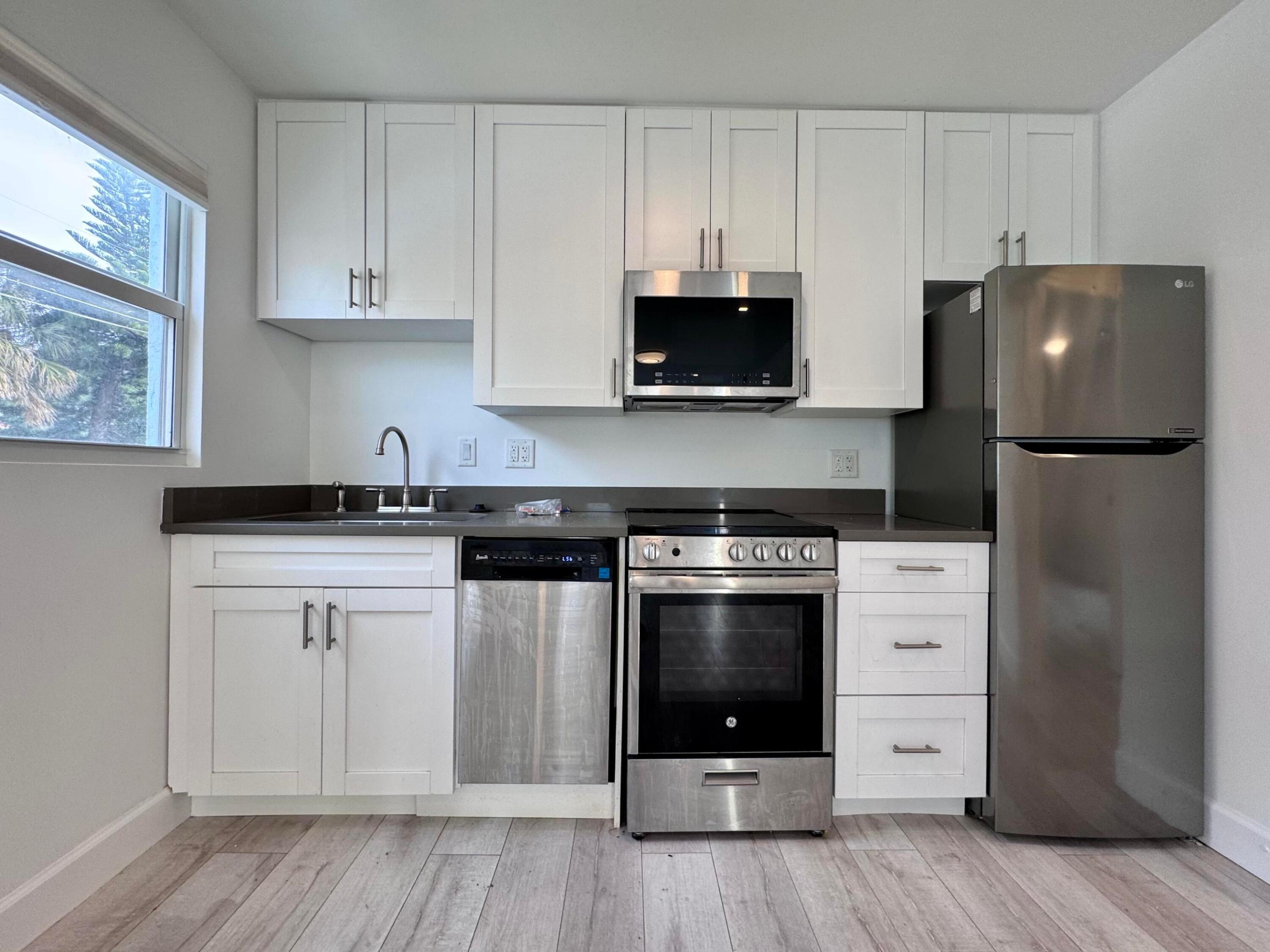 LAKE WORTH TOWN OF - Residential Lease