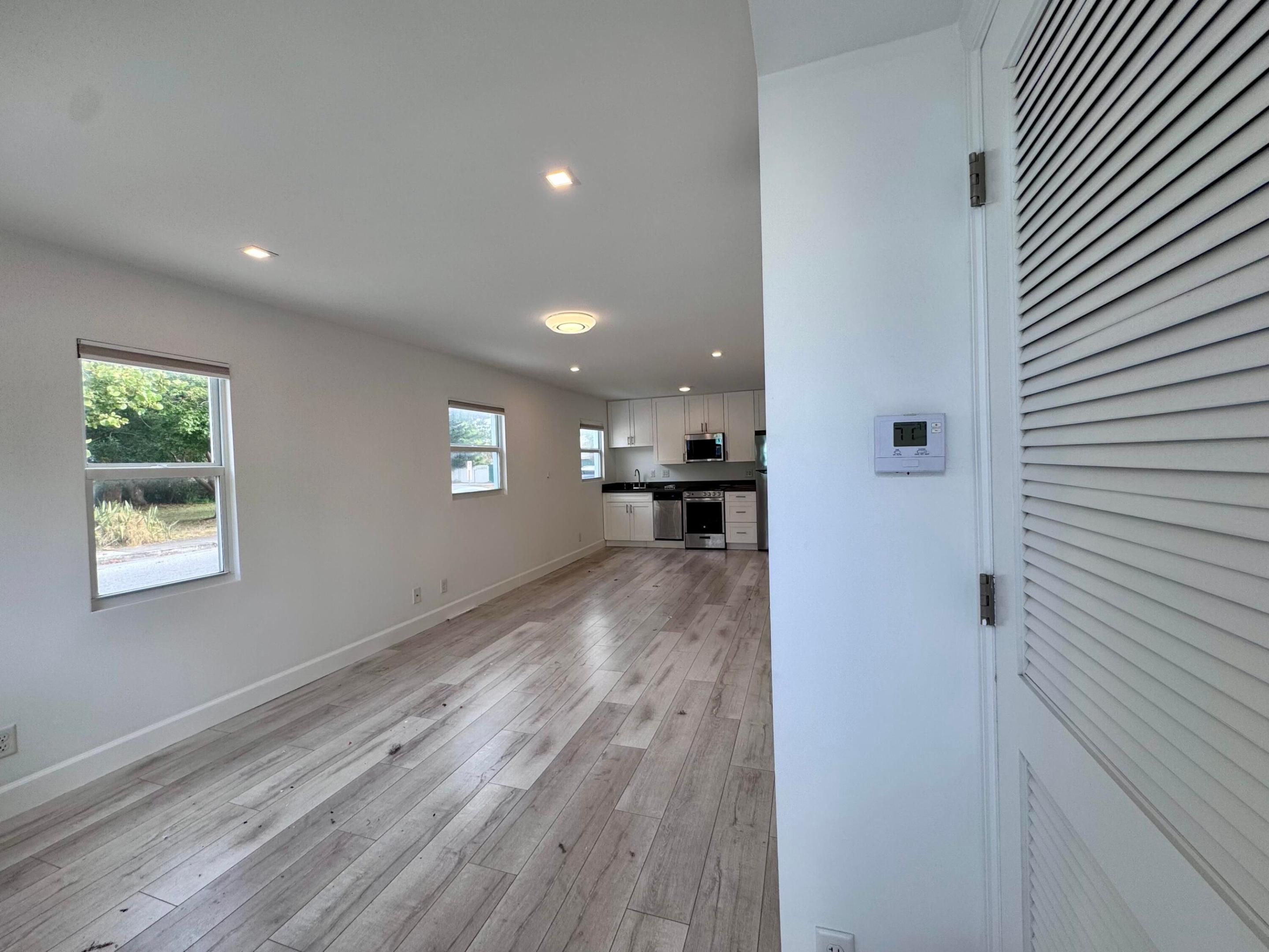 LAKE WORTH TOWN OF - Residential Lease
