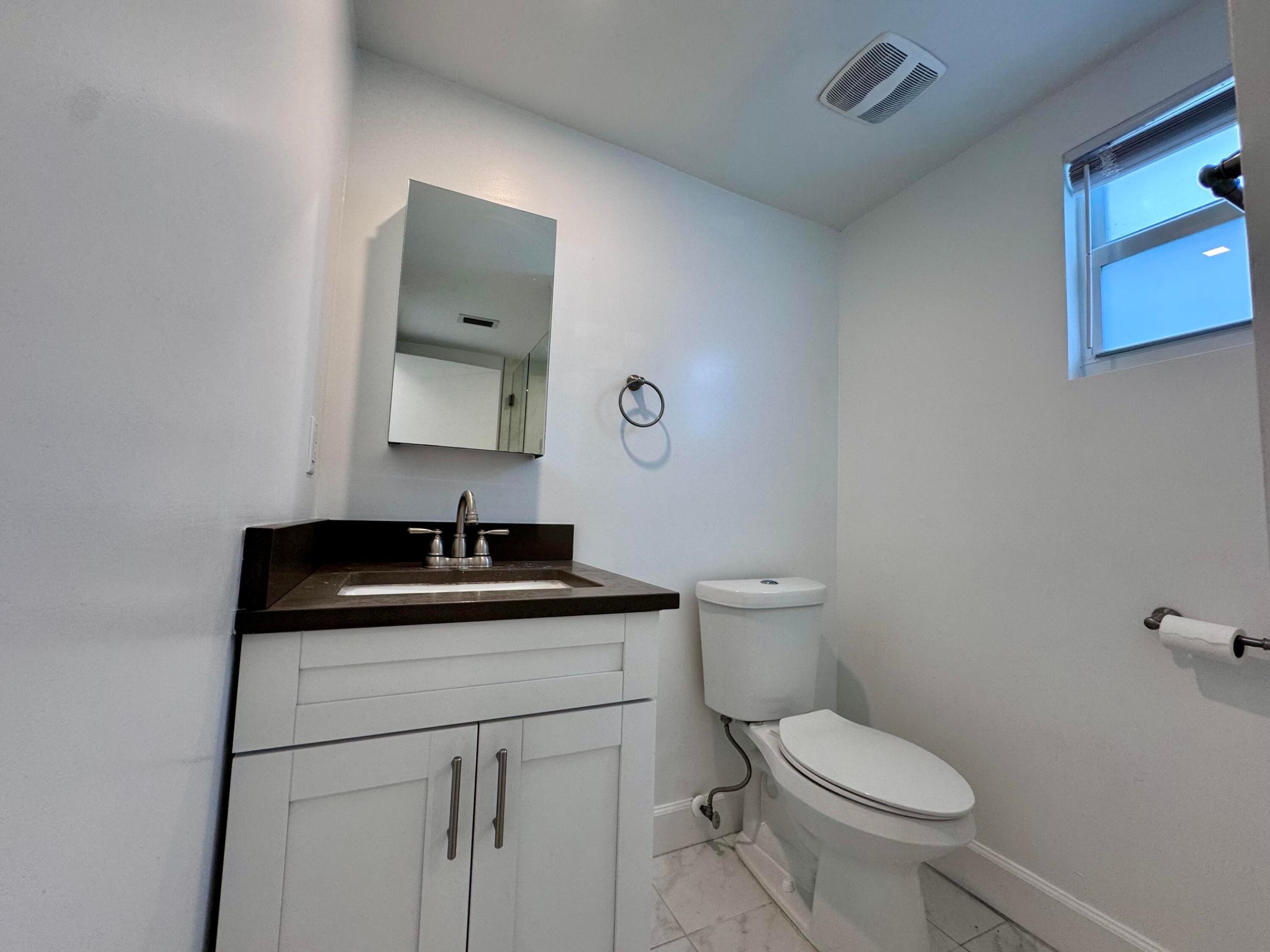 LAKE WORTH TOWN OF - Residential Lease