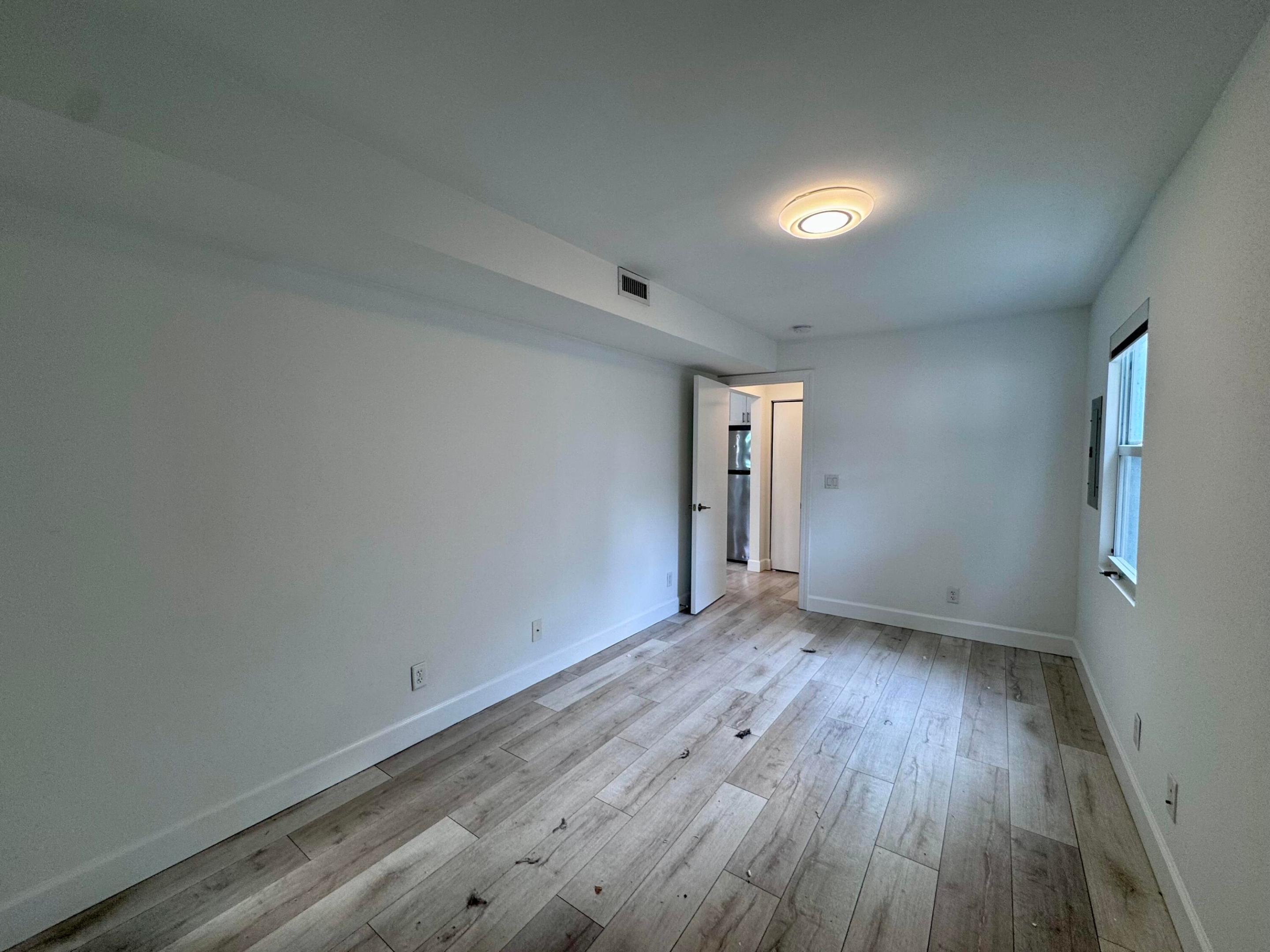 LAKE WORTH TOWN OF - Residential Lease