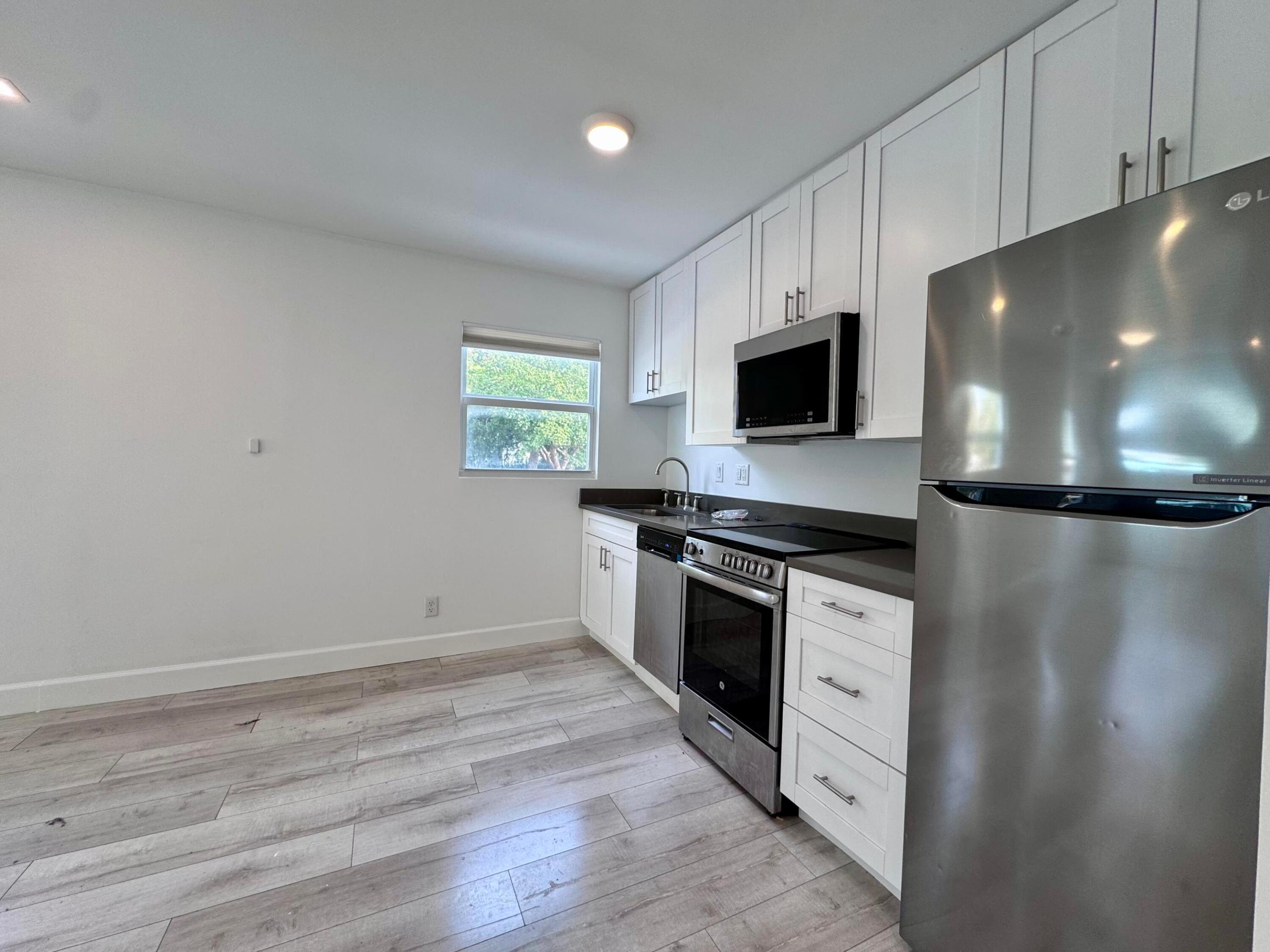 LAKE WORTH TOWN OF - Residential Lease