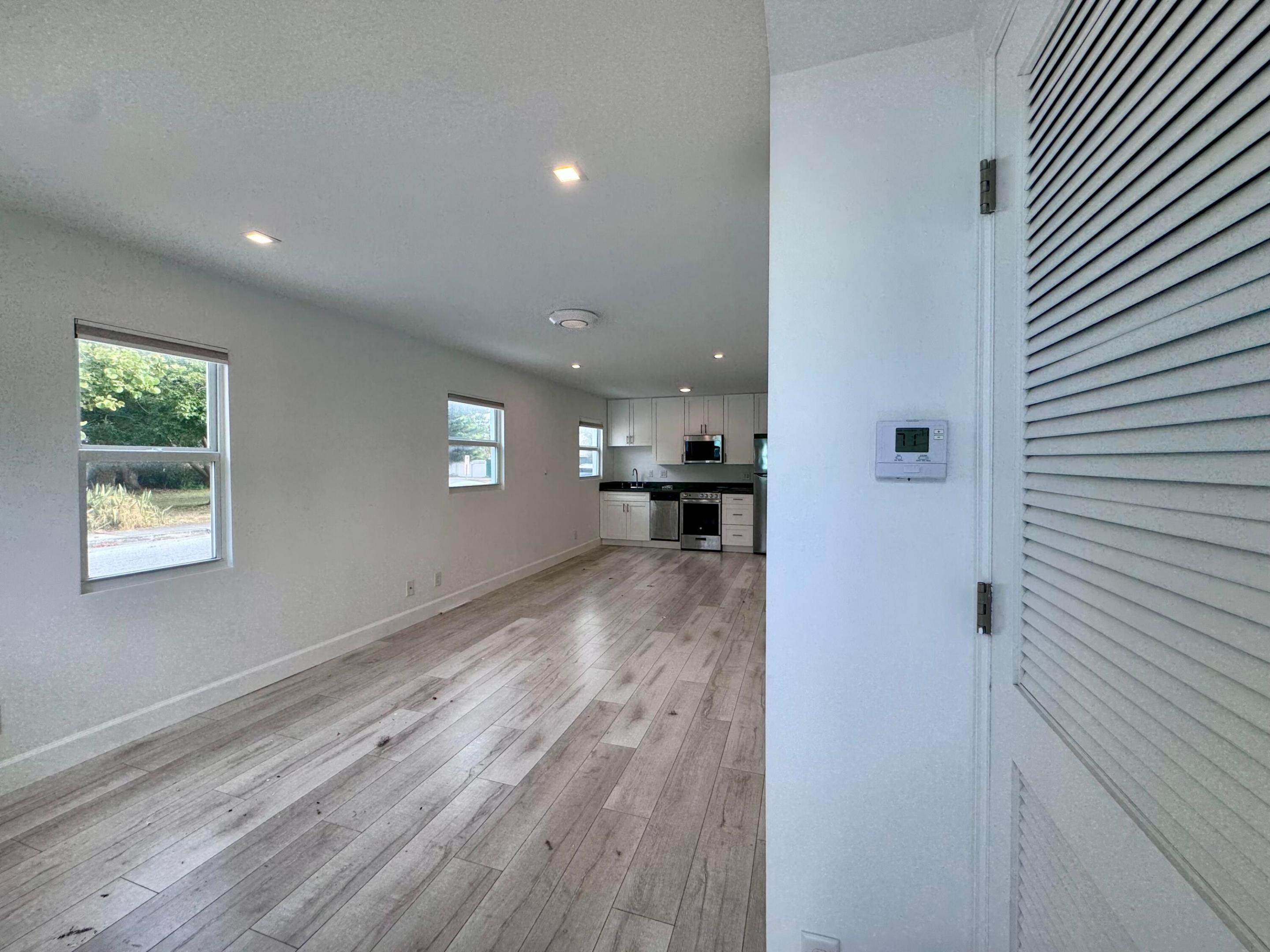 LAKE WORTH TOWN OF - Residential Lease