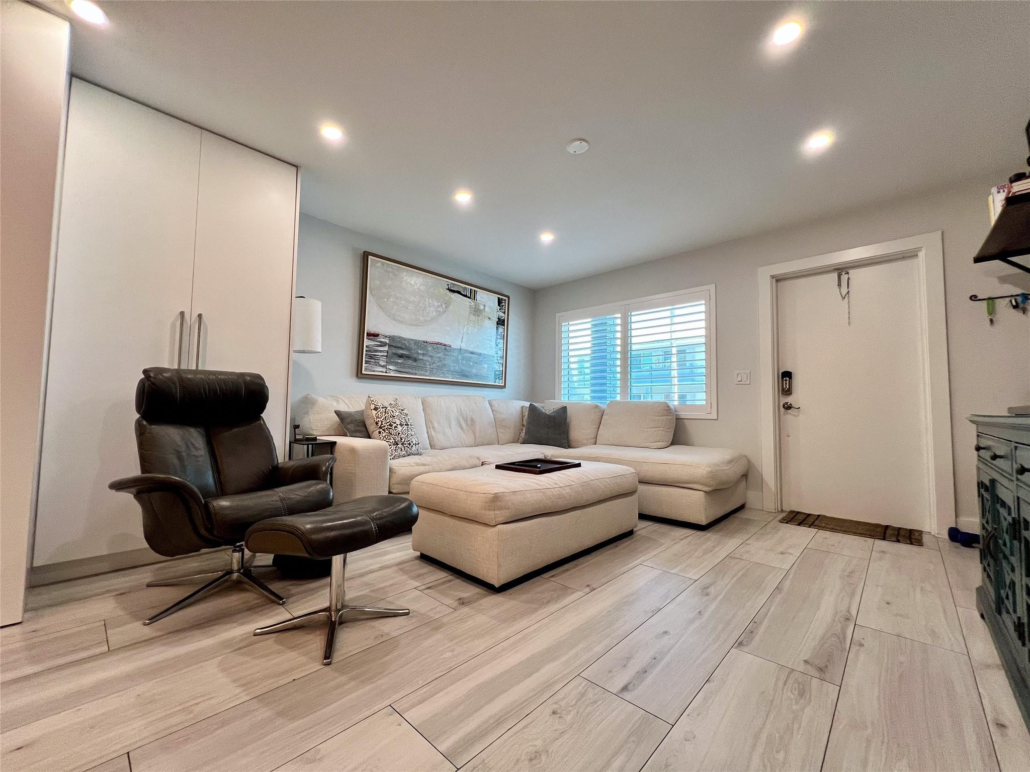 CORAL RIDGE COUNTRY CLUB - Residential Lease