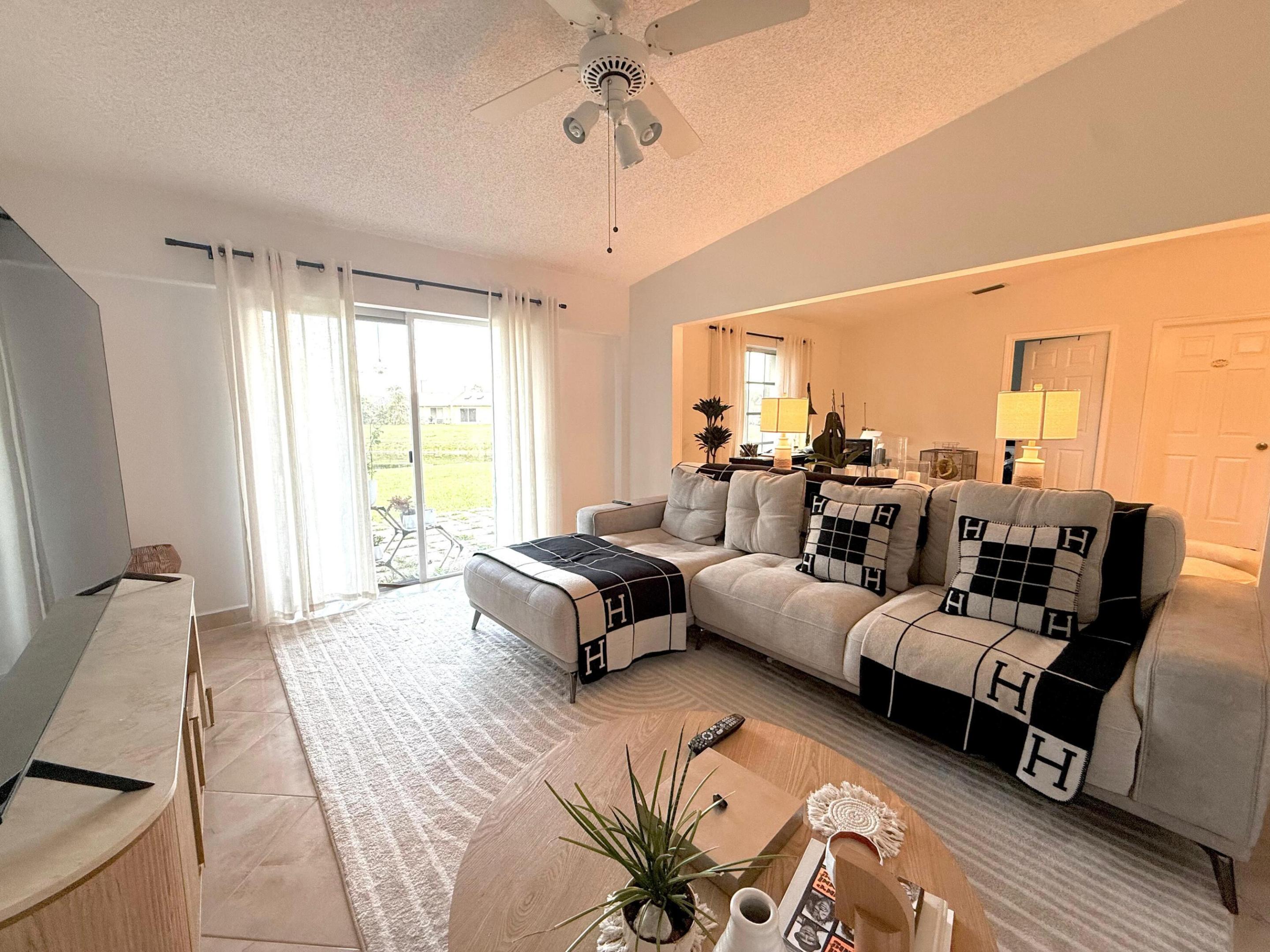KINGS POINT 4 - Residential Lease